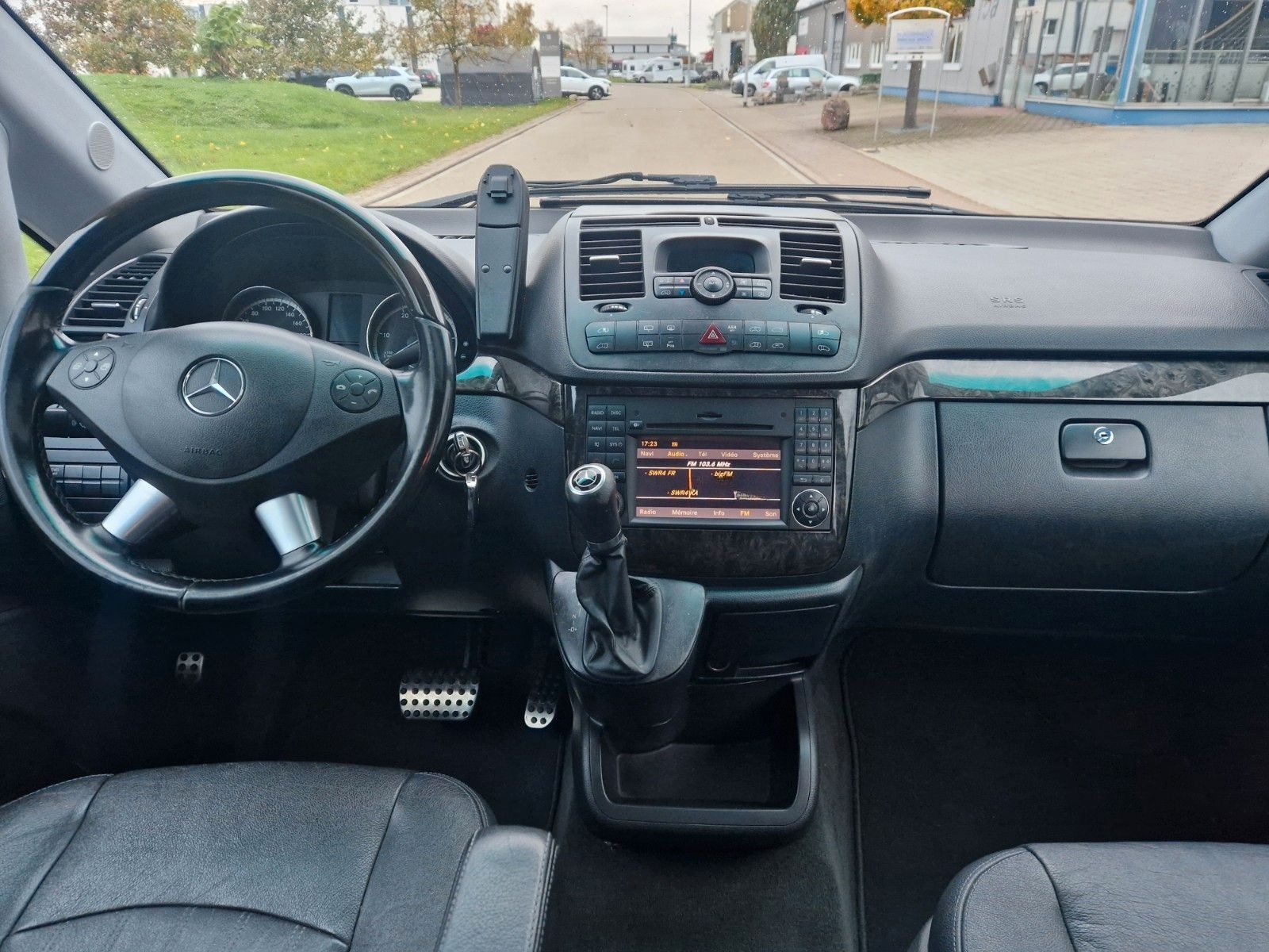 Mercedes-Benz Viano 3.0 CDI Avantgarde 125 Lang 8Pl Leder Pano foto 19