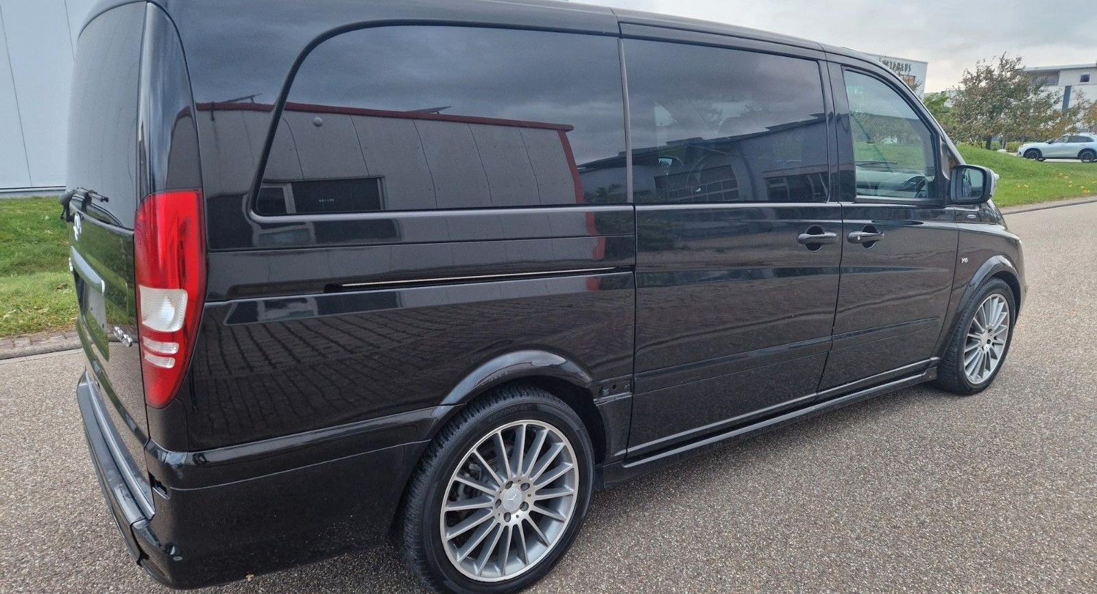 Mercedes-Benz Viano 3.0 CDI Avantgarde 125 Lang 8Pl Leder Pano foto 5