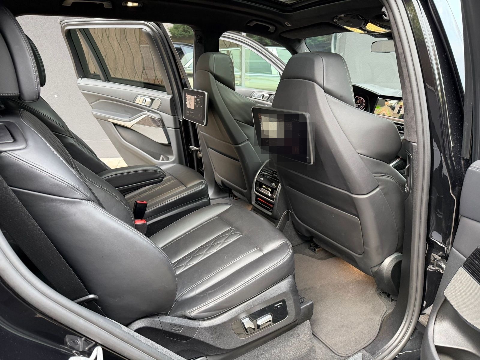 BMW X7 M50 i 6- SITZE/FONDENTERTAINMENT/MEGAVOLL foto 11