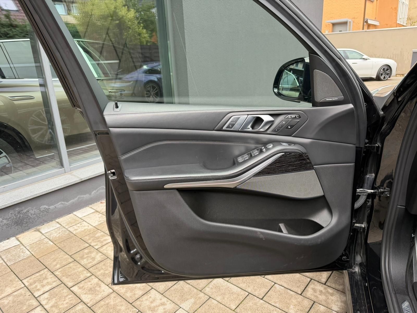 BMW X7 M50 i 6- SITZE/FONDENTERTAINMENT/MEGAVOLL foto 14