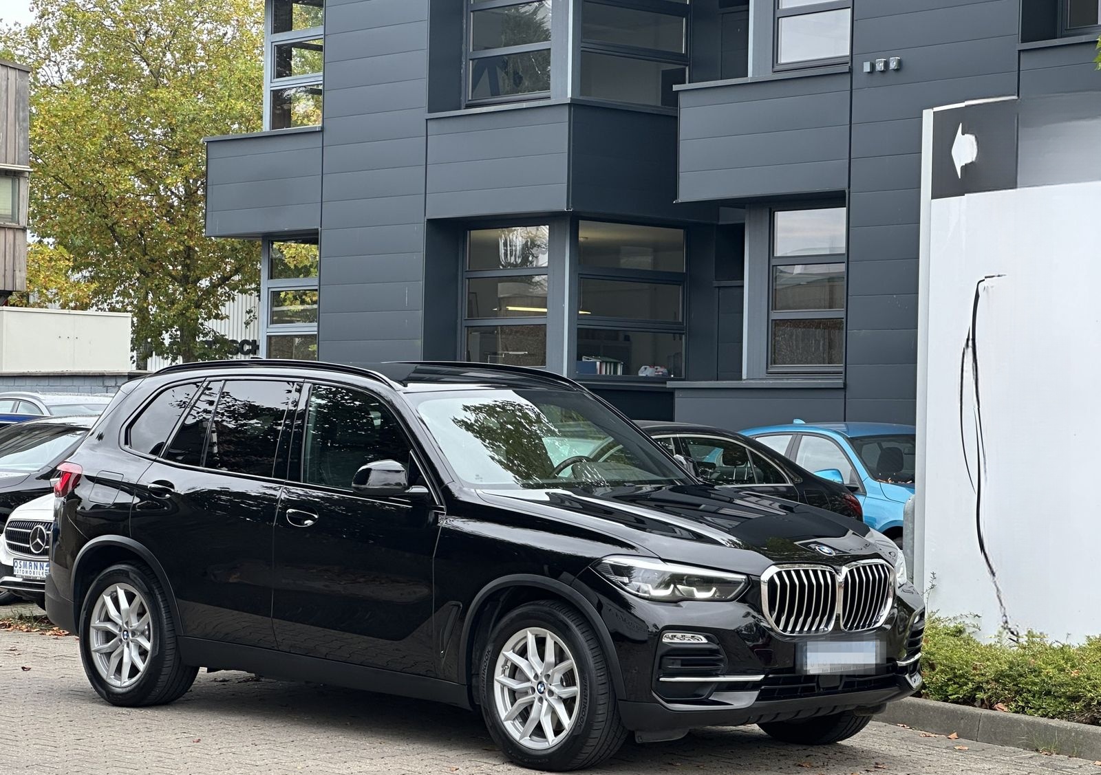 BMW X5 xDrive45e / MEMORY / Live Cockpit / H&K Sound foto 22