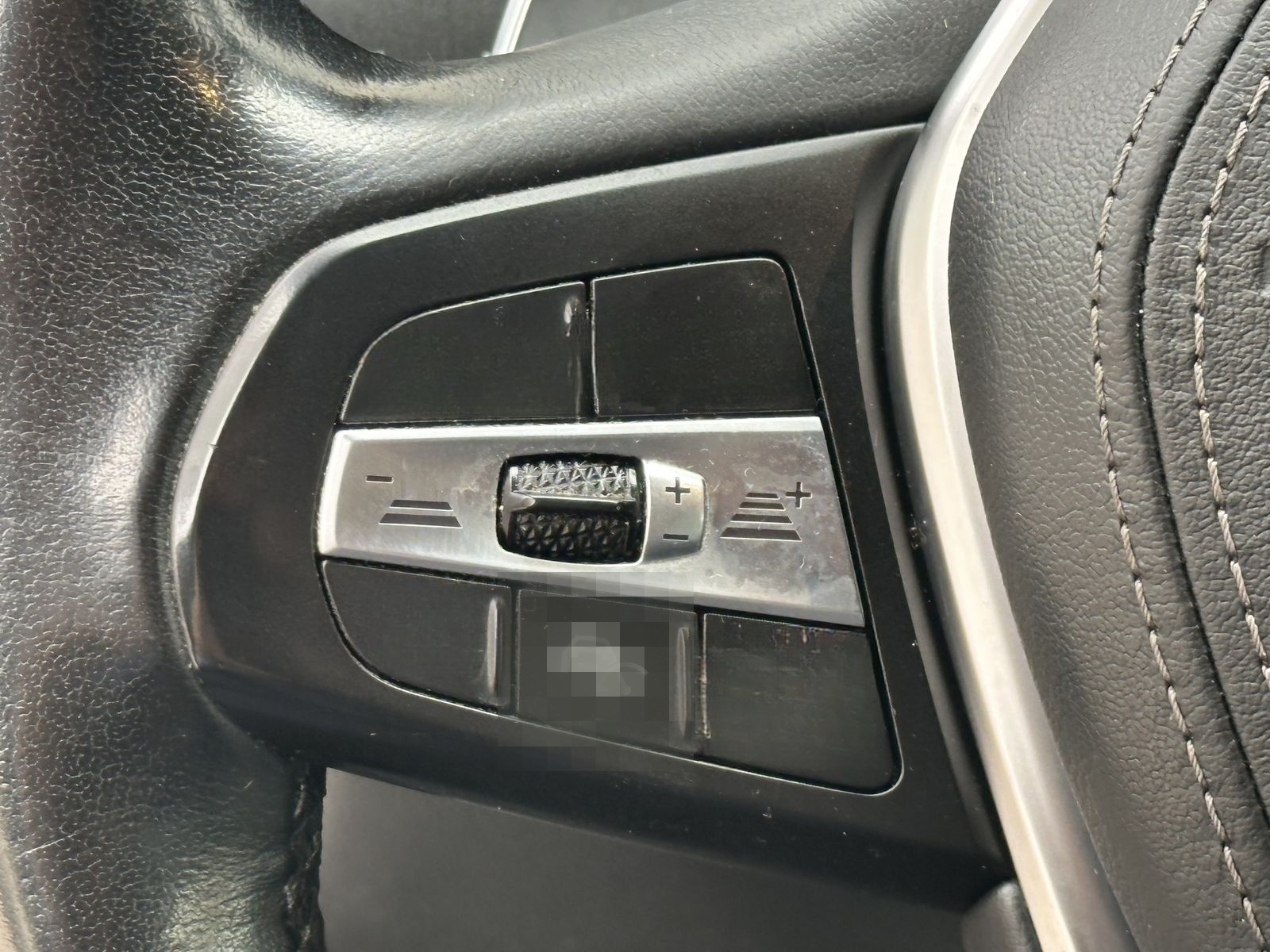 BMW X5 xDrive45e / MEMORY / Live Cockpit / H&K Sound foto 8