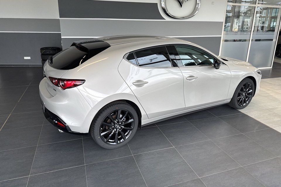 Mazda 3 2.5L e-SKYACTIV G 140ps 6AT FWD Nagisa foto 4