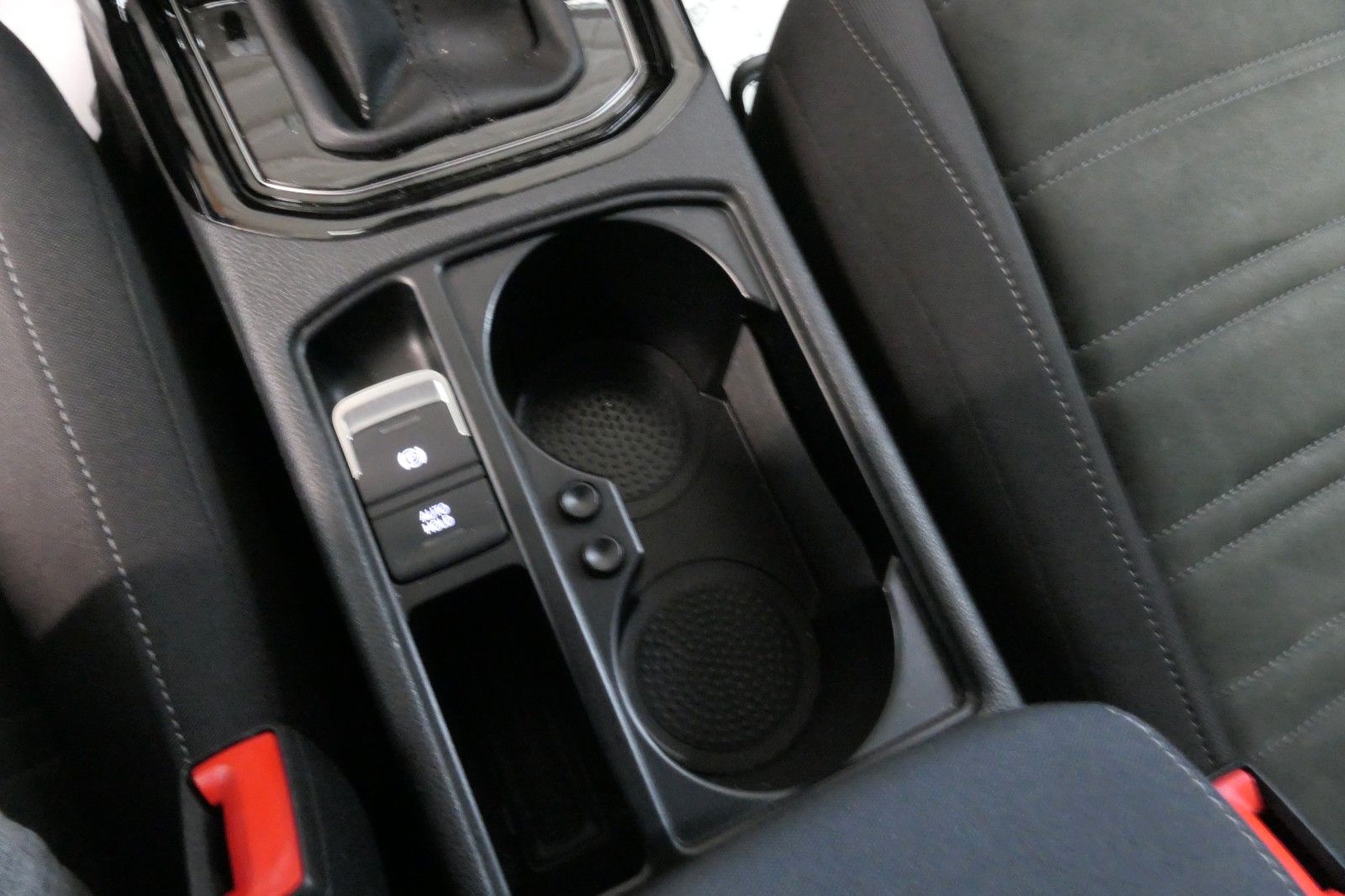 Volkswagen Touran Highline PDC/LED/ Kamera/ Alcantara foto 17