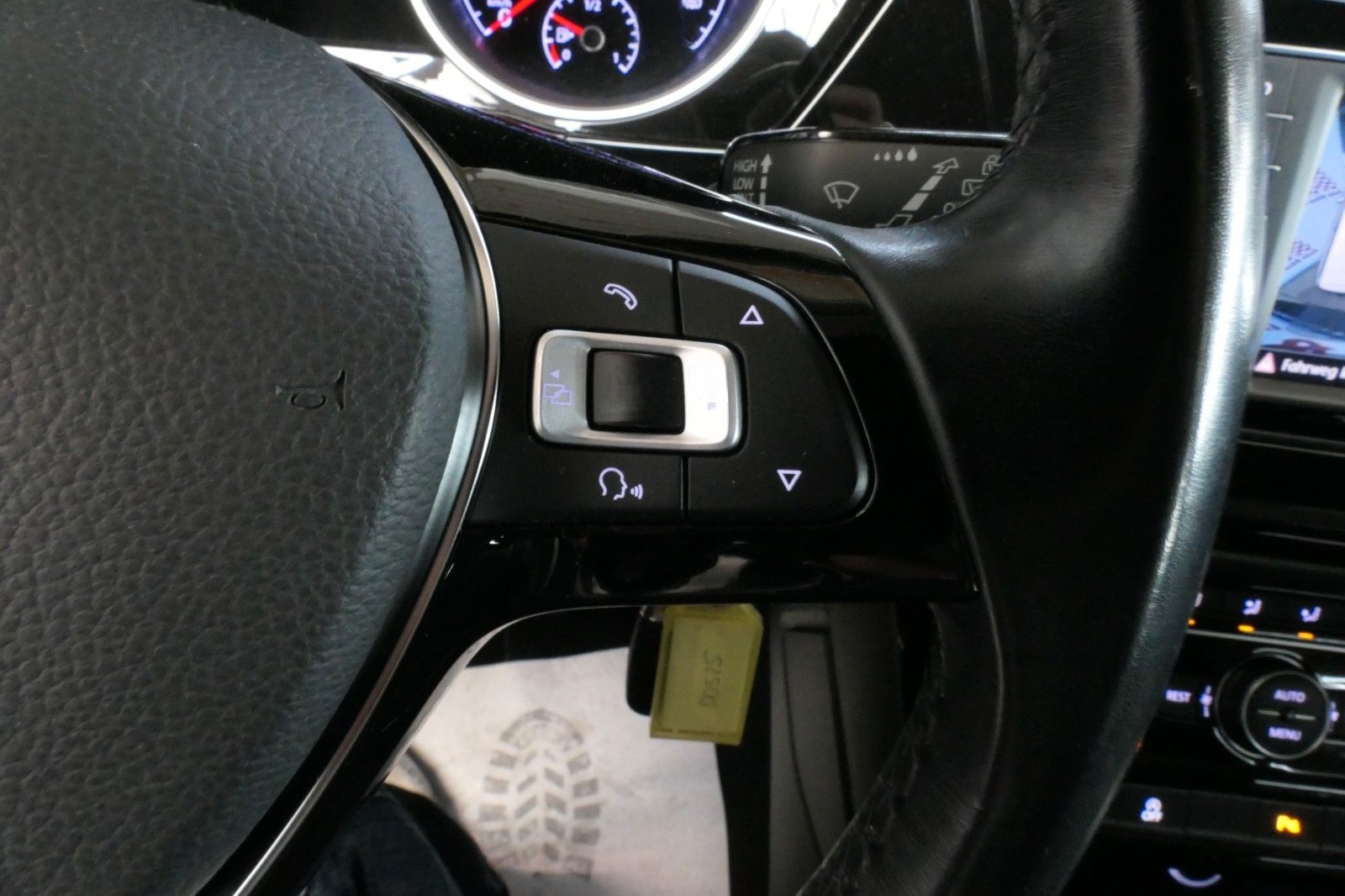 Volkswagen Touran Highline PDC/LED/ Kamera/ Alcantara foto 21