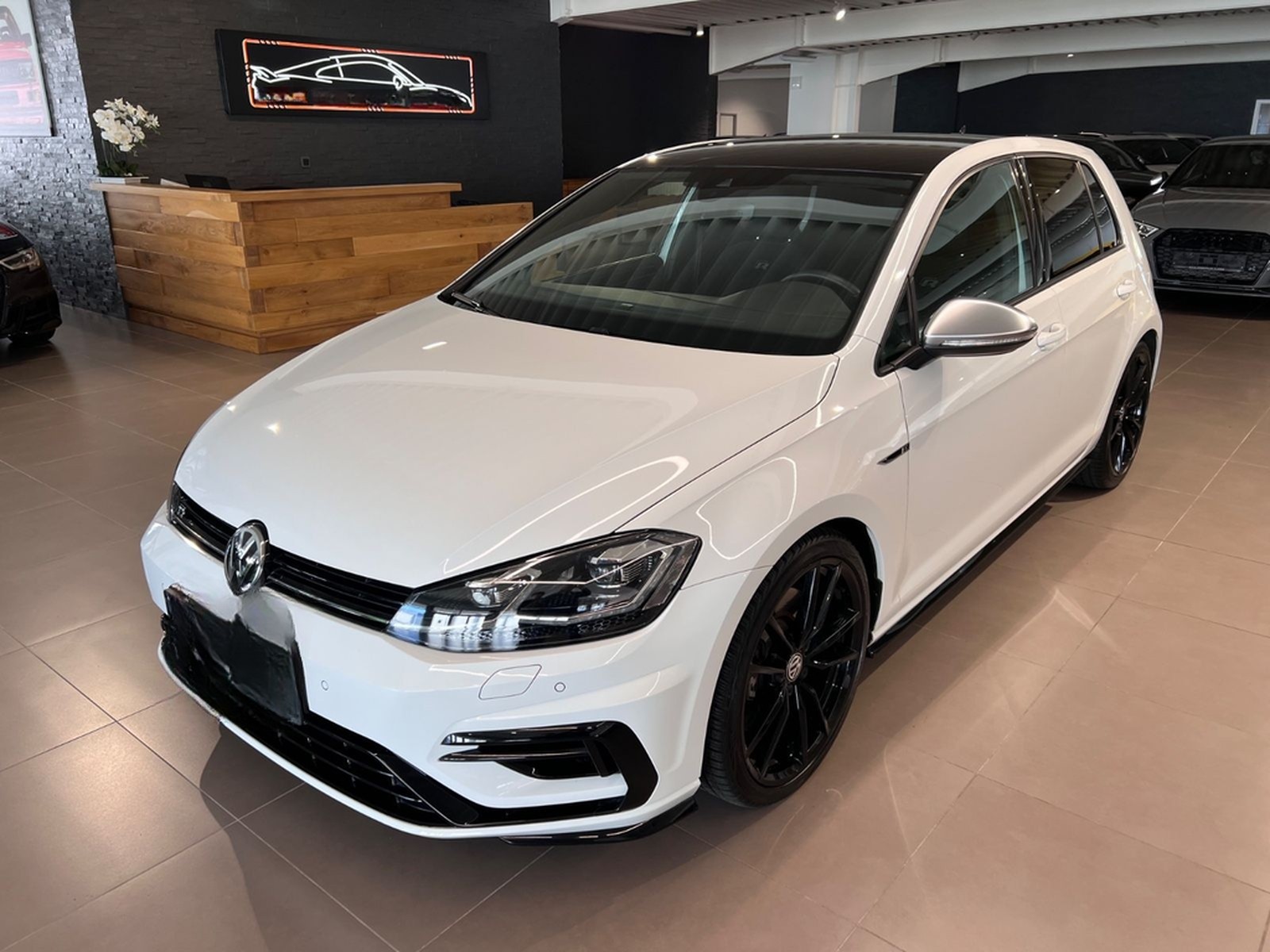 Volkswagen Golf 2.0TSI DSG 4MOTION R DCC KEYLESS DIGITAL foto 2
