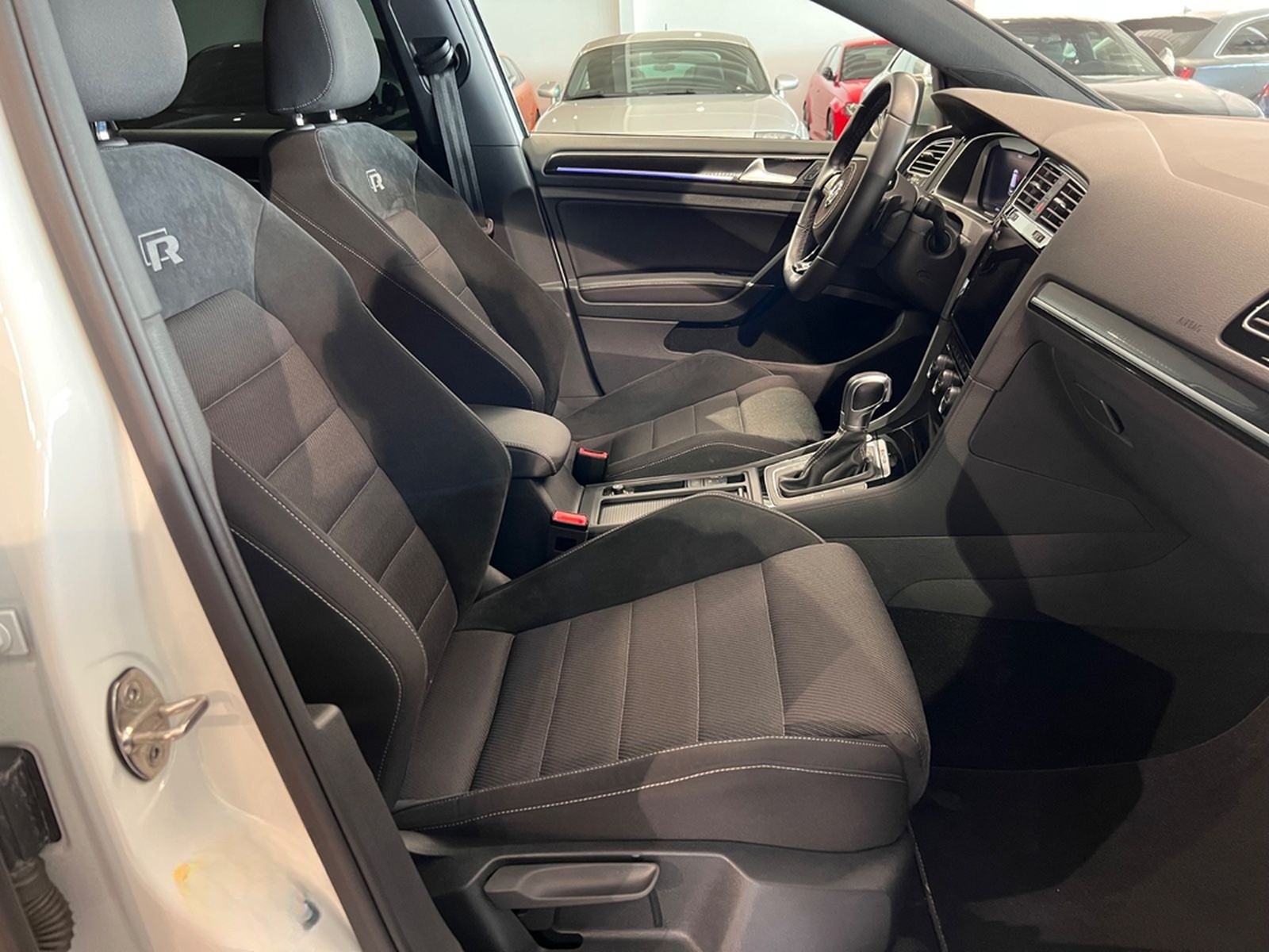 Volkswagen Golf 2.0TSI DSG 4MOTION R DCC KEYLESS DIGITAL foto 16