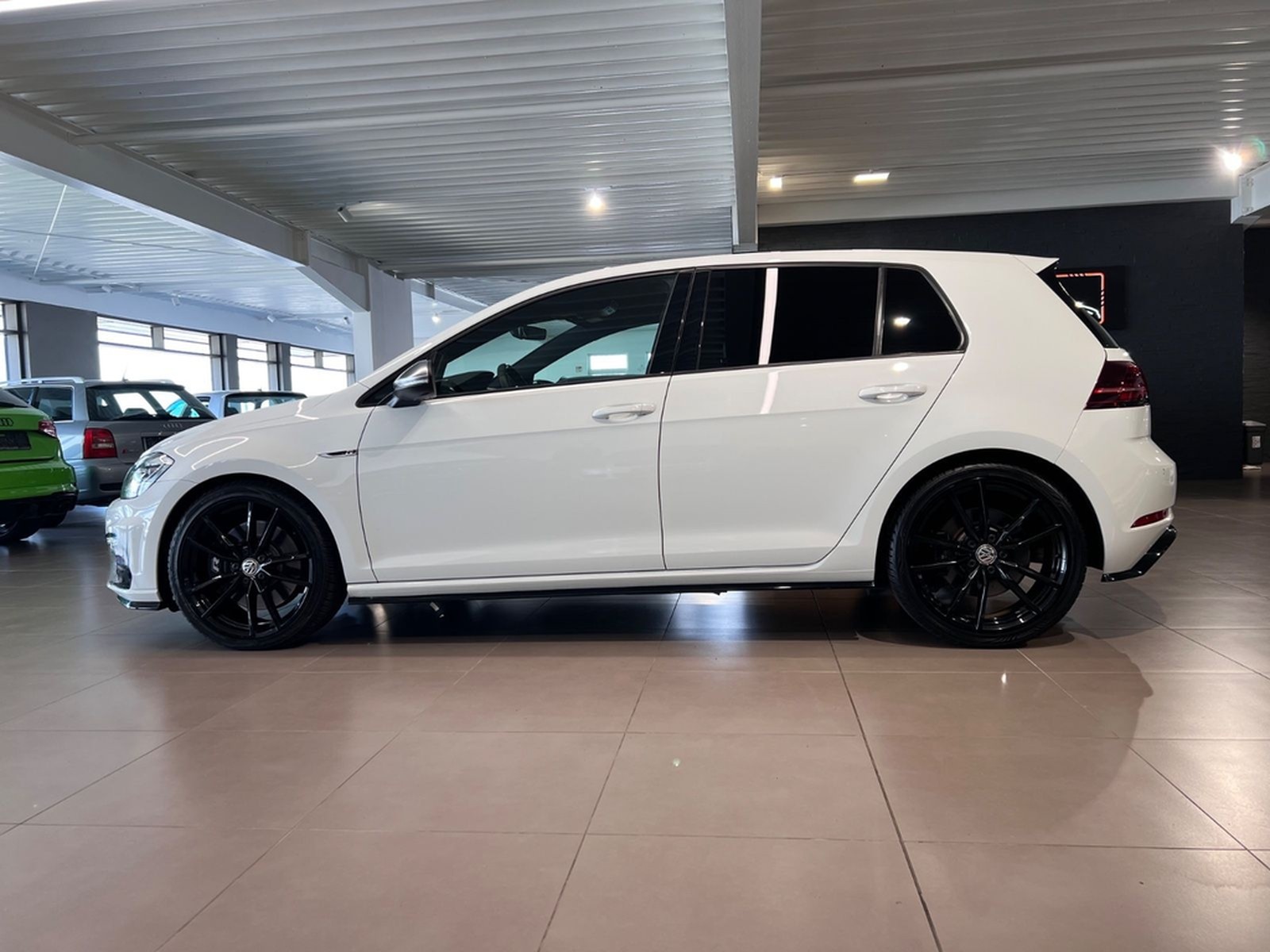Volkswagen Golf 2.0TSI DSG 4MOTION R DCC KEYLESS DIGITAL foto 4