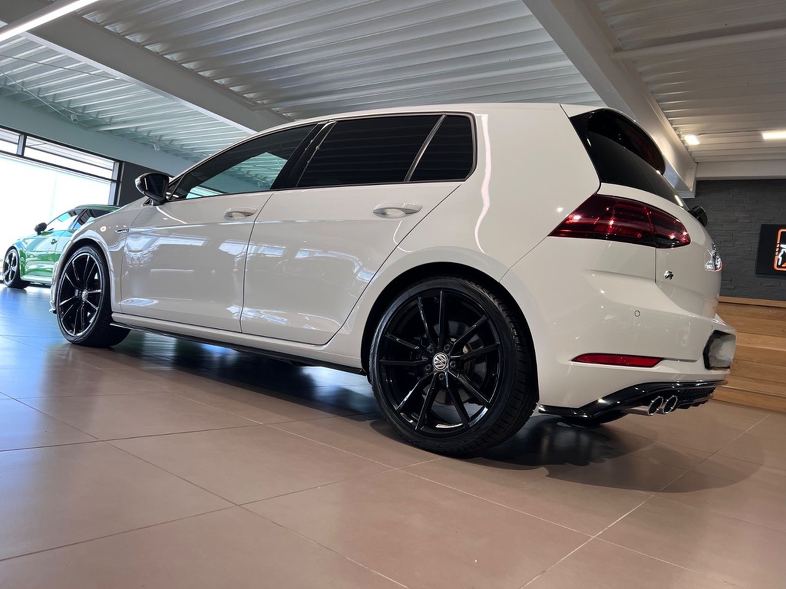 Volkswagen Golf 2.0TSI DSG 4MOTION R DCC KEYLESS DIGITAL foto 5