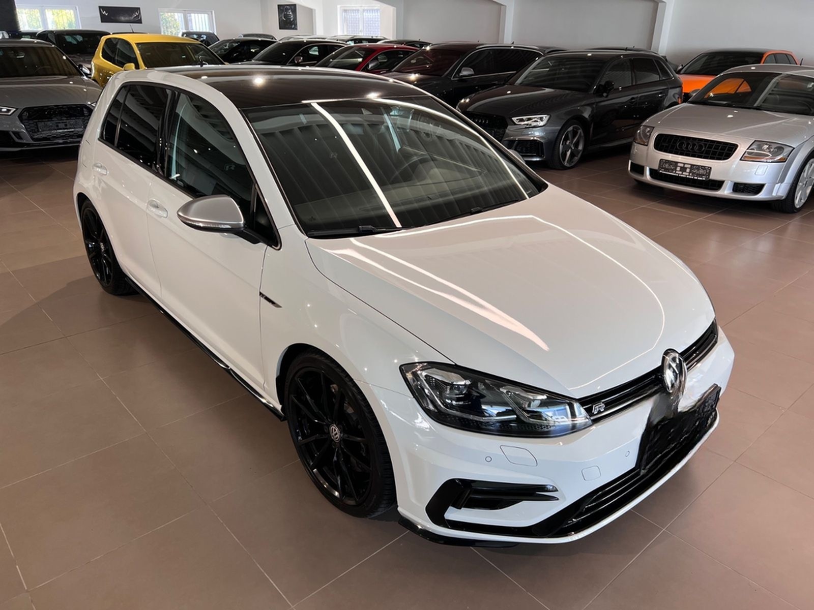 Volkswagen Golf 2.0TSI DSG 4MOTION R DCC KEYLESS DIGITAL foto 10