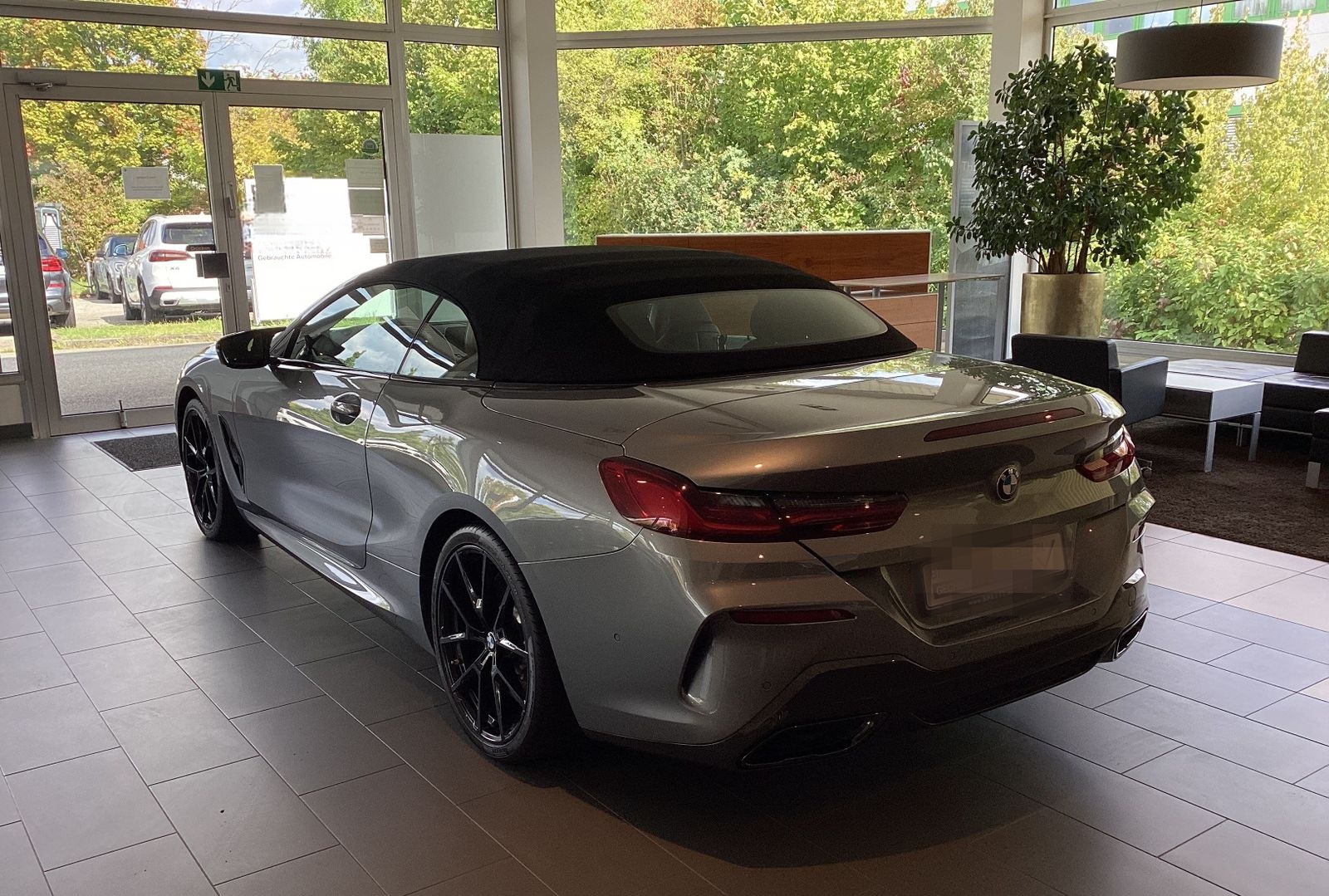 BMW M850i xDrive Cabrio B&W Surround DAB WLAN foto 3