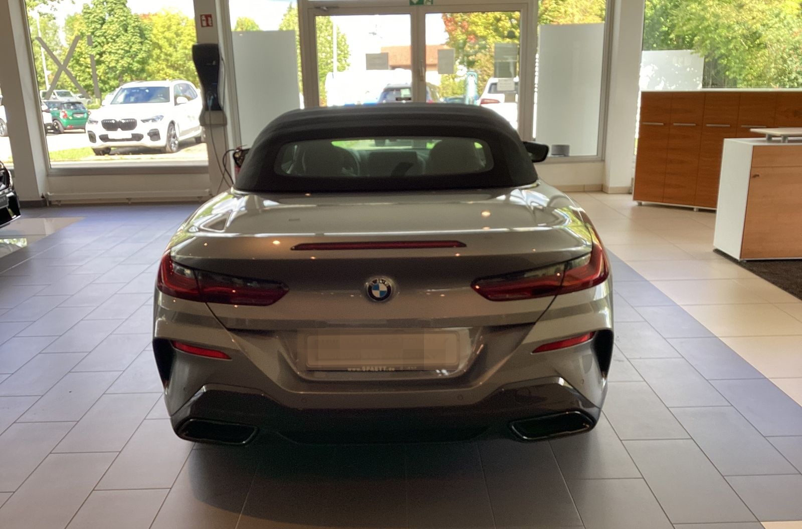 BMW M850i xDrive Cabrio B&W Surround DAB WLAN foto 9