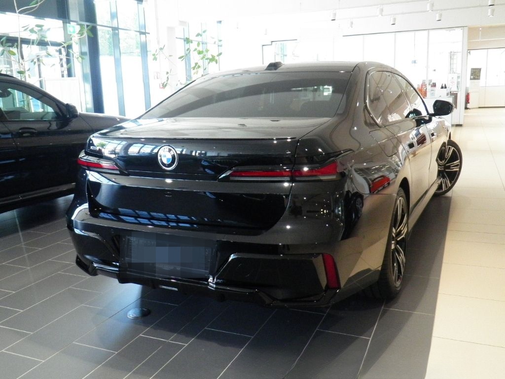 BMW 740 d xDrive Sportpaket HUD Luftfederung Niveau  foto 2