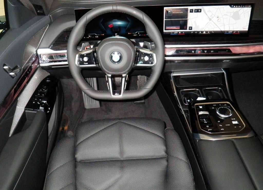 BMW 740 d xDrive Sportpaket HUD Luftfederung Niveau  foto 12