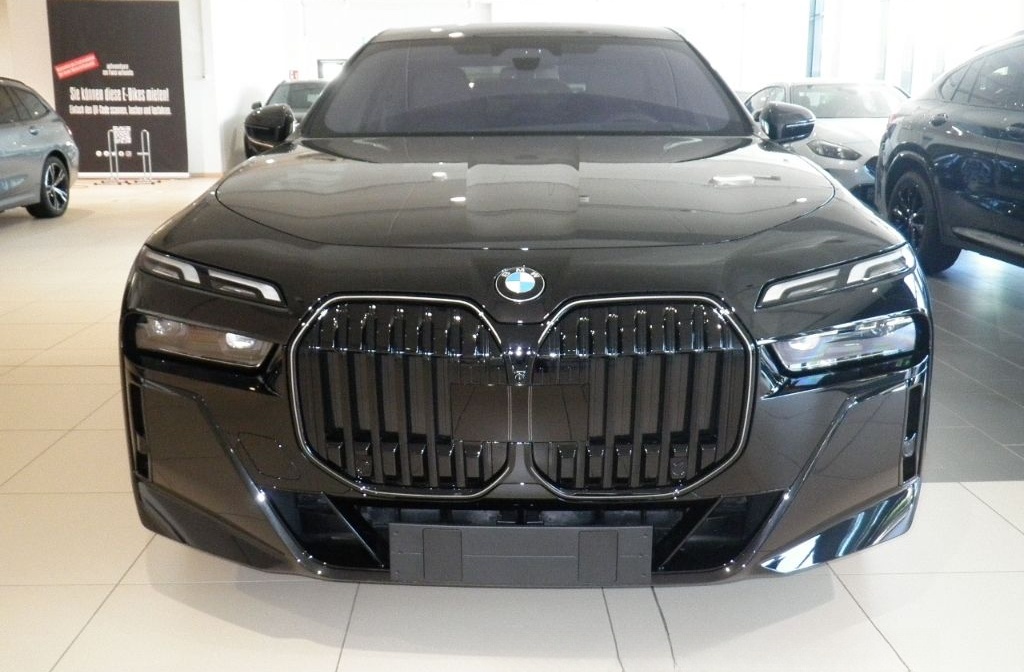 BMW 740 d xDrive Sportpaket HUD Luftfederung Niveau  foto 4