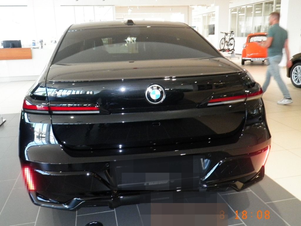 BMW 740 d xDrive Sportpaket HUD Luftfederung Niveau  foto 5