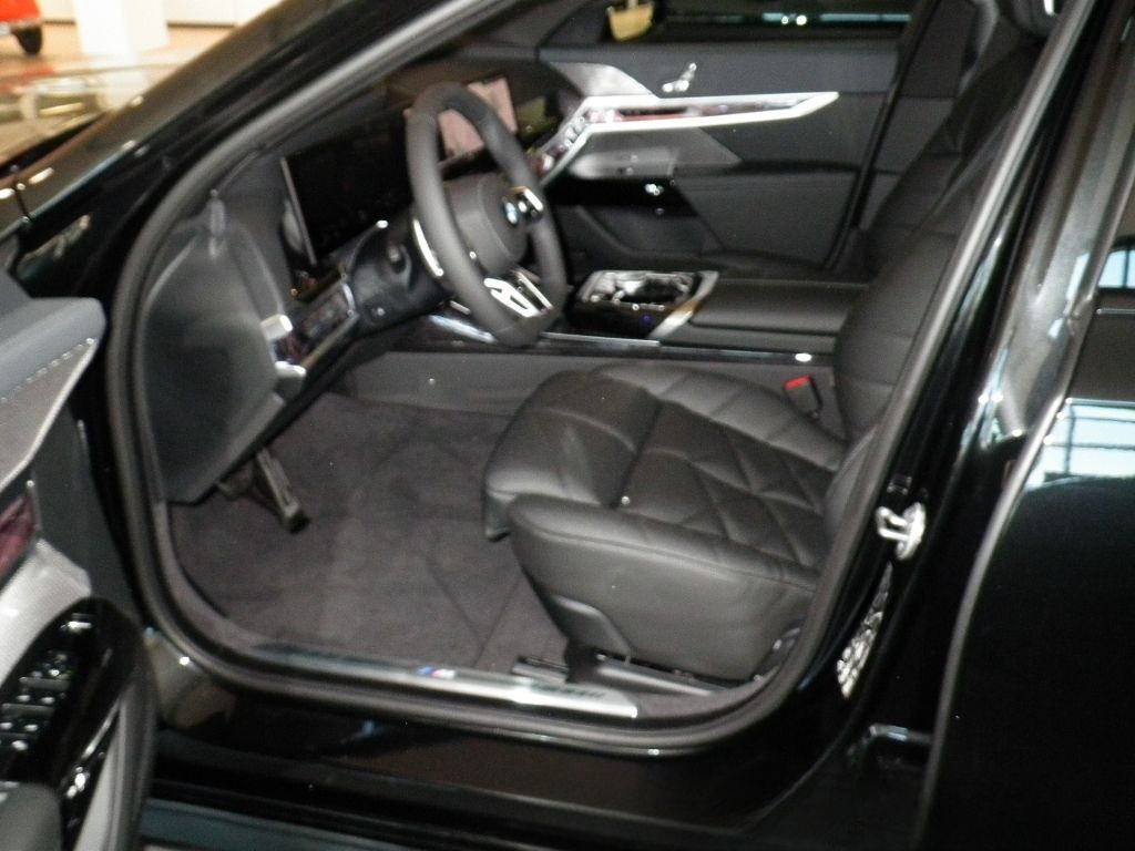 BMW 740 d xDrive Sportpaket HUD Luftfederung Niveau  foto 9