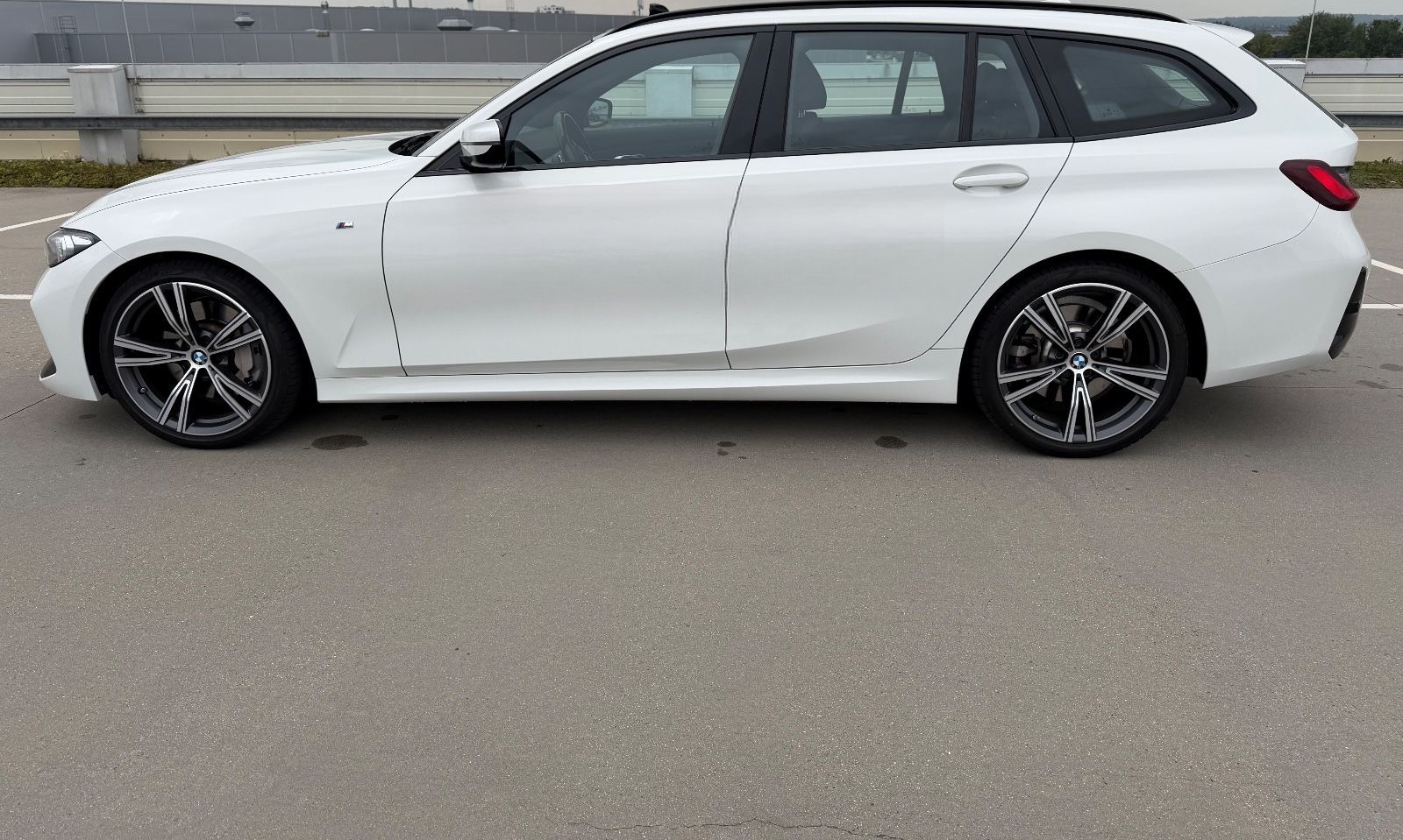 BMW 330d*Tou*SAG*M PAKET*FACELIFT*VIRTU*LED*PANO*AHK foto 2