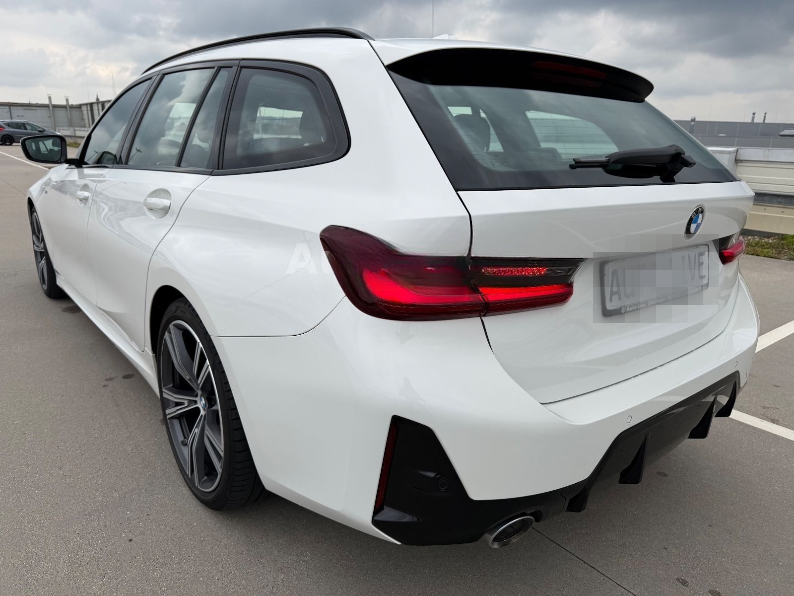 BMW 330d*Tou*SAG*M PAKET*FACELIFT*VIRTU*LED*PANO*AHK foto 3