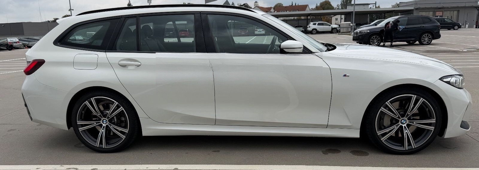 BMW 330d*Tou*SAG*M PAKET*FACELIFT*VIRTU*LED*PANO*AHK foto 6