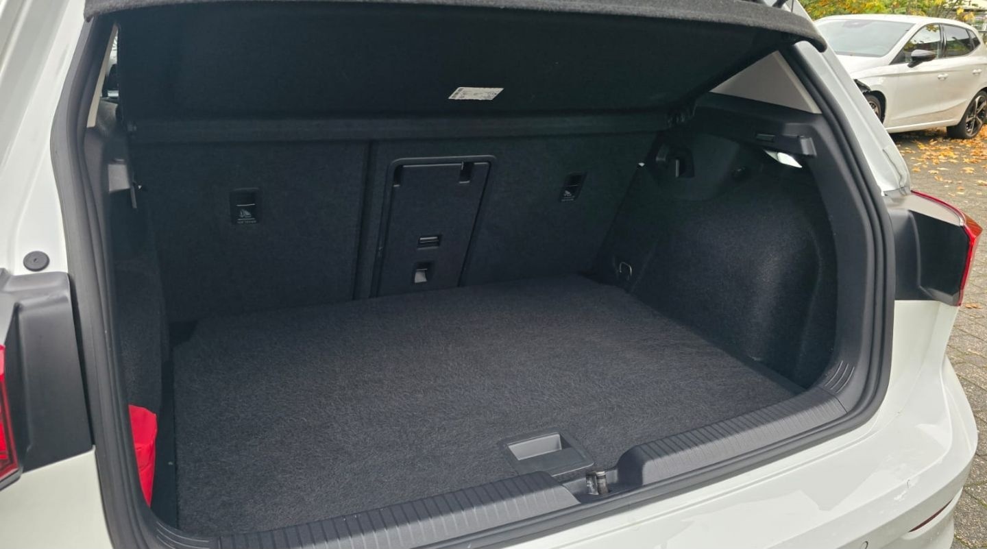 Volkswagen Golf VIII Active 1.5 TSI Navi LED DAB CarPlay foto 15