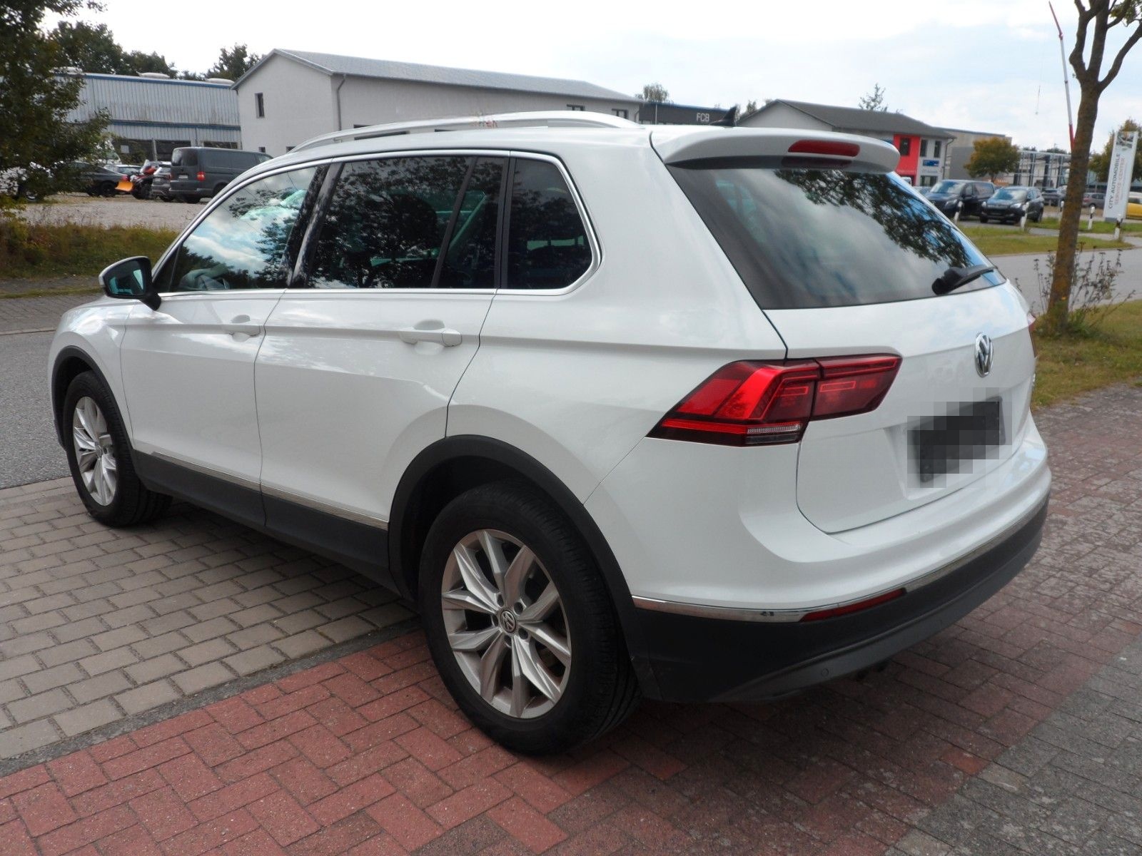 Volkswagen Tiguan 2.0 Highline BMT LED/AHK/4Motion/TÜV NEU foto 6
