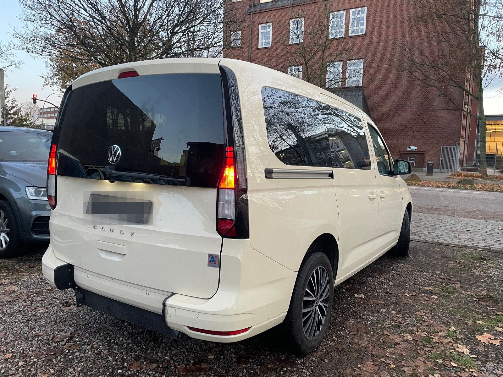 Volkswagen Caddy 2.0 TDI  Rollstuhlrampe 7Sitzer CAM Alufel foto 3