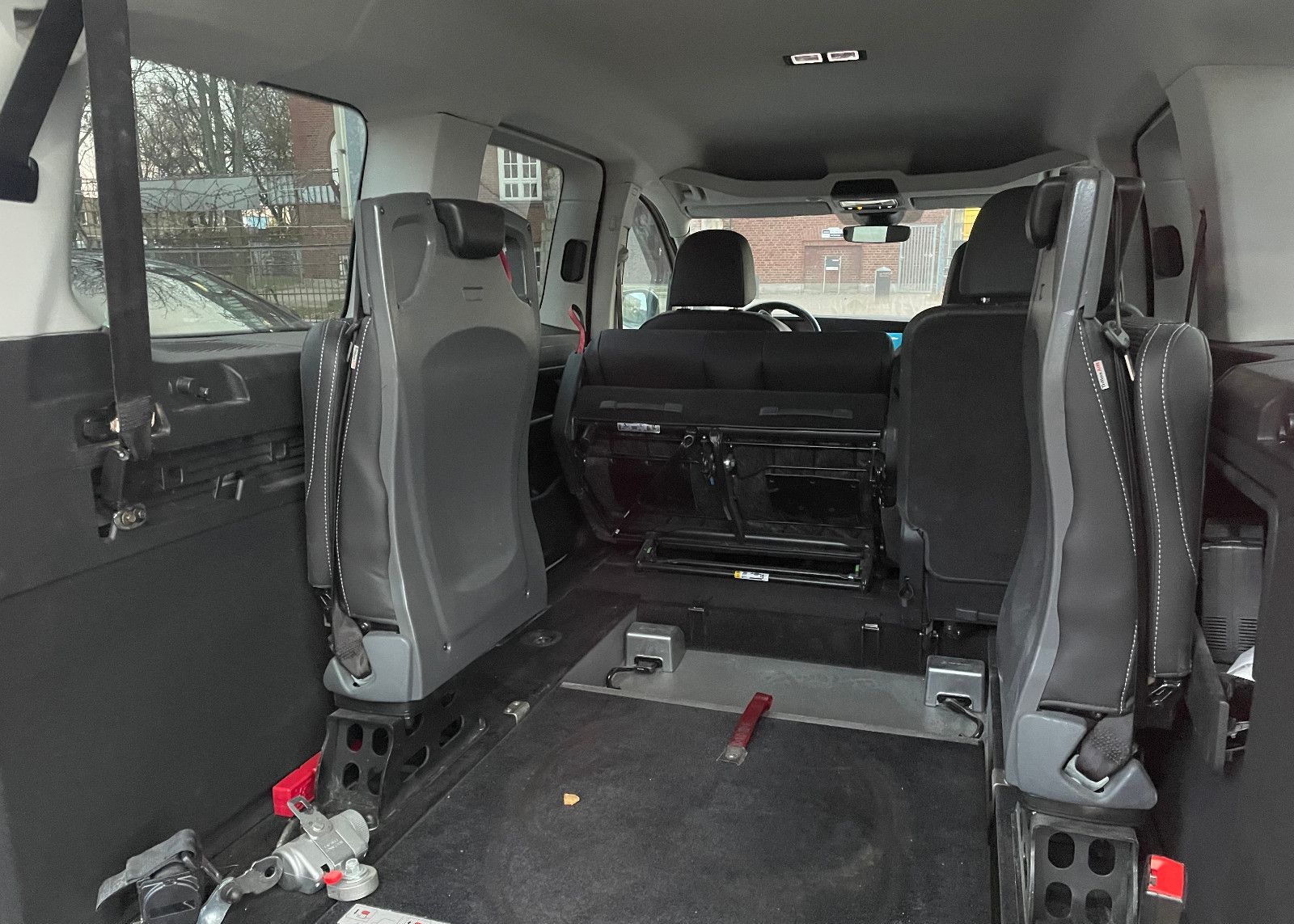 Volkswagen Caddy 2.0 TDI  Rollstuhlrampe 7Sitzer CAM Alufel foto 6