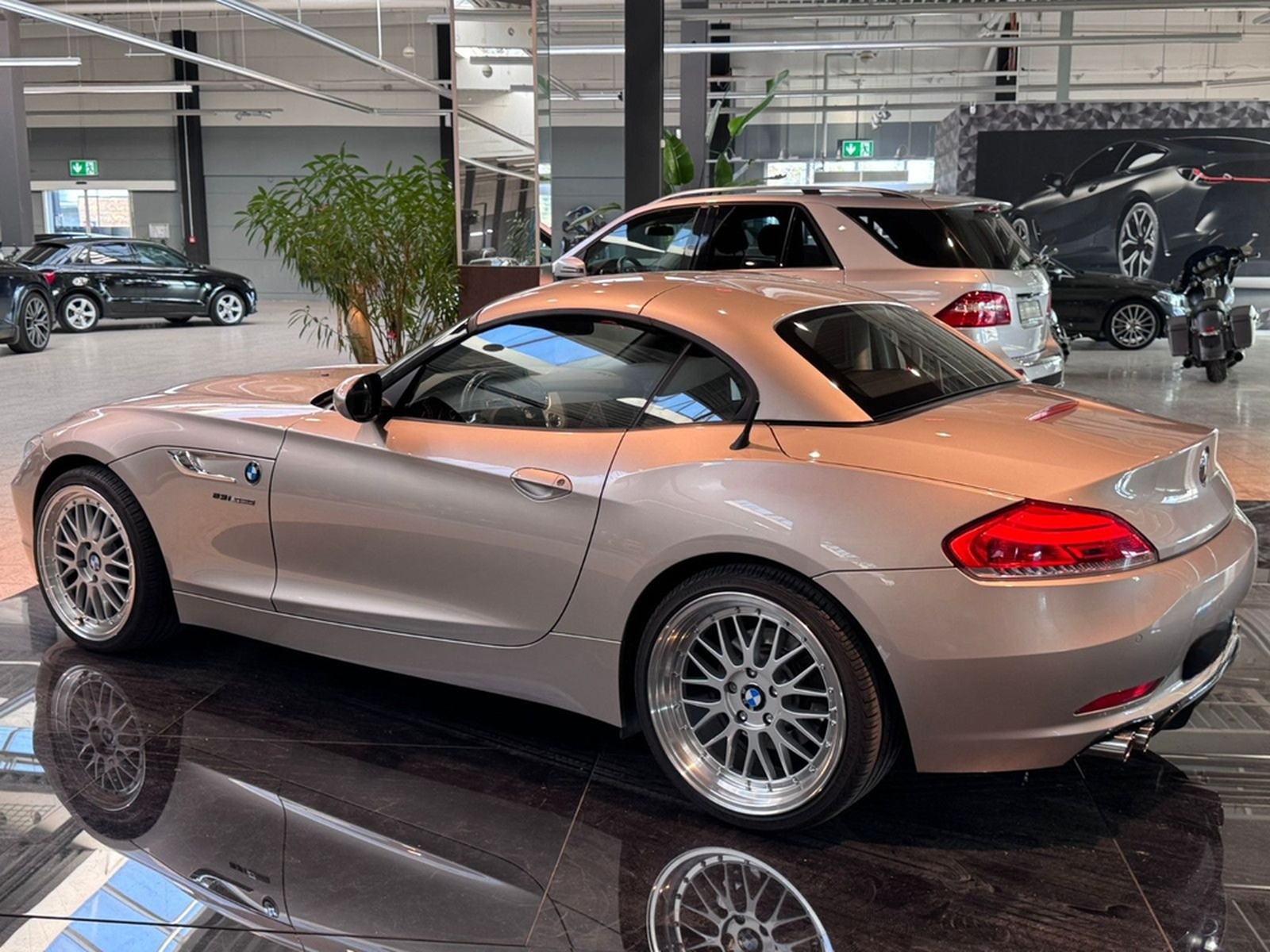 BMW Z4 sDrive 23i Flügeltüren  SAGA Einzelstück foto 37