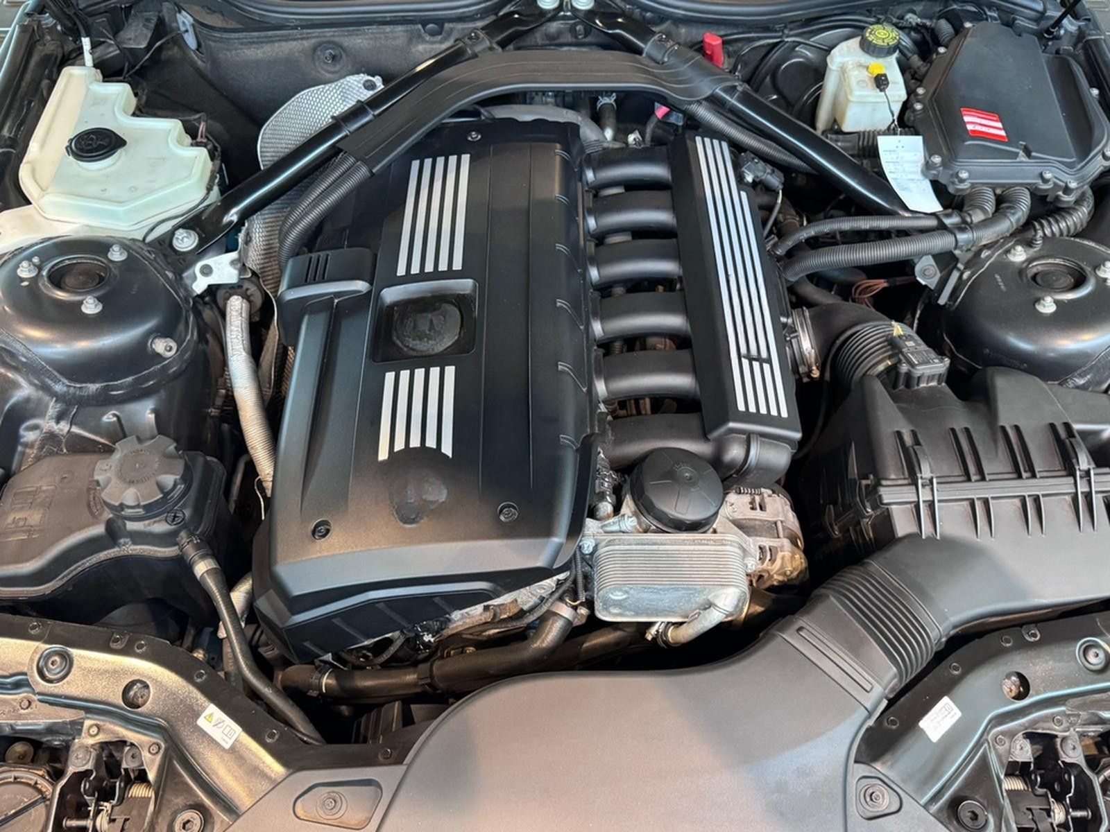 BMW Z4 sDrive 23i Flügeltüren  SAGA Einzelstück foto 38