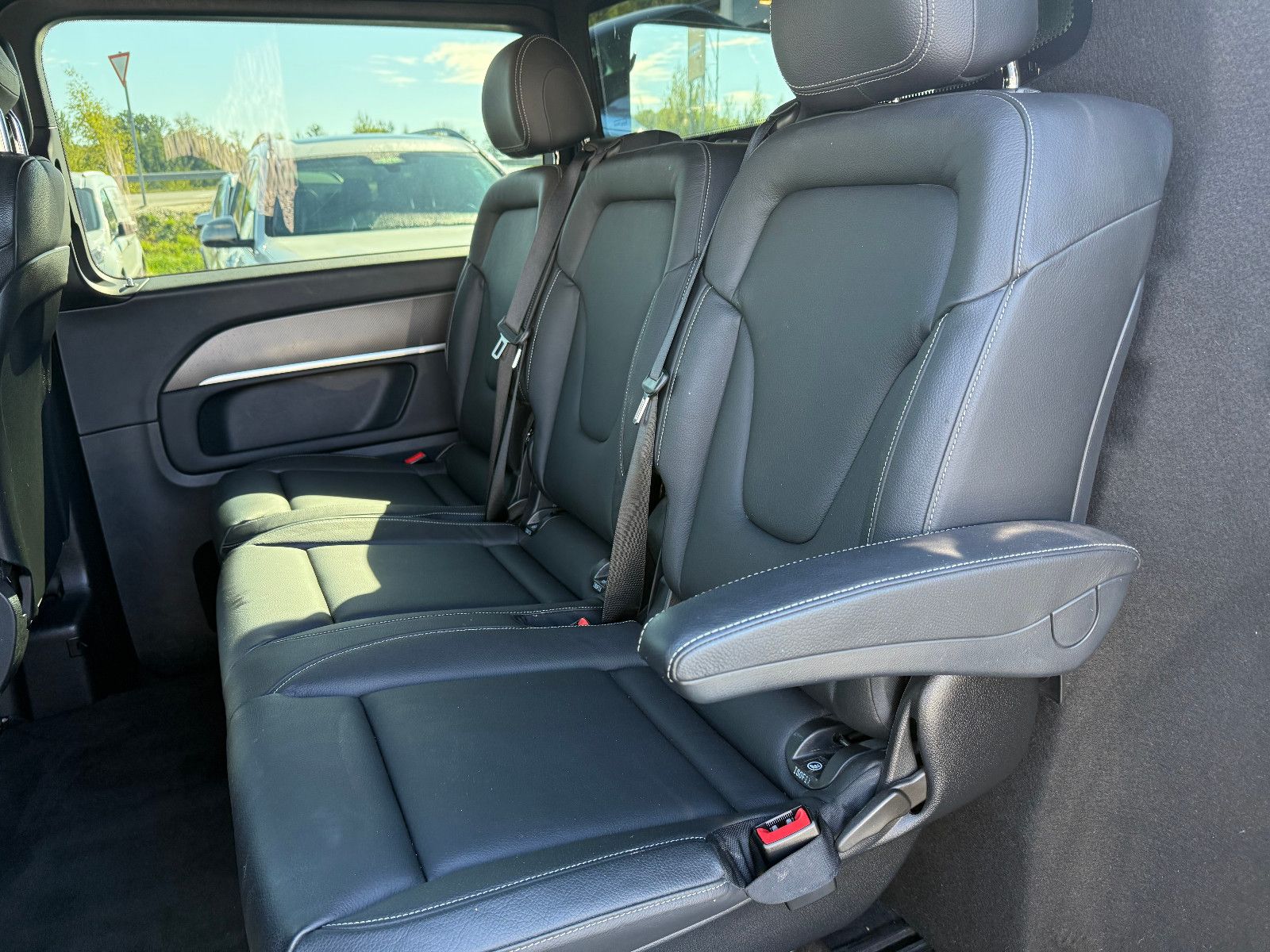 Mercedes-Benz V 250 AMG-Line foto 16