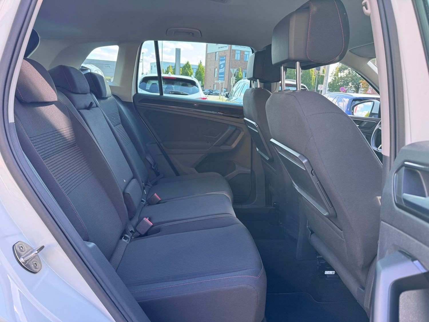 Volkswagen 2.0 TSI R-Line 4Motion LED Navi CarPlay foto 23