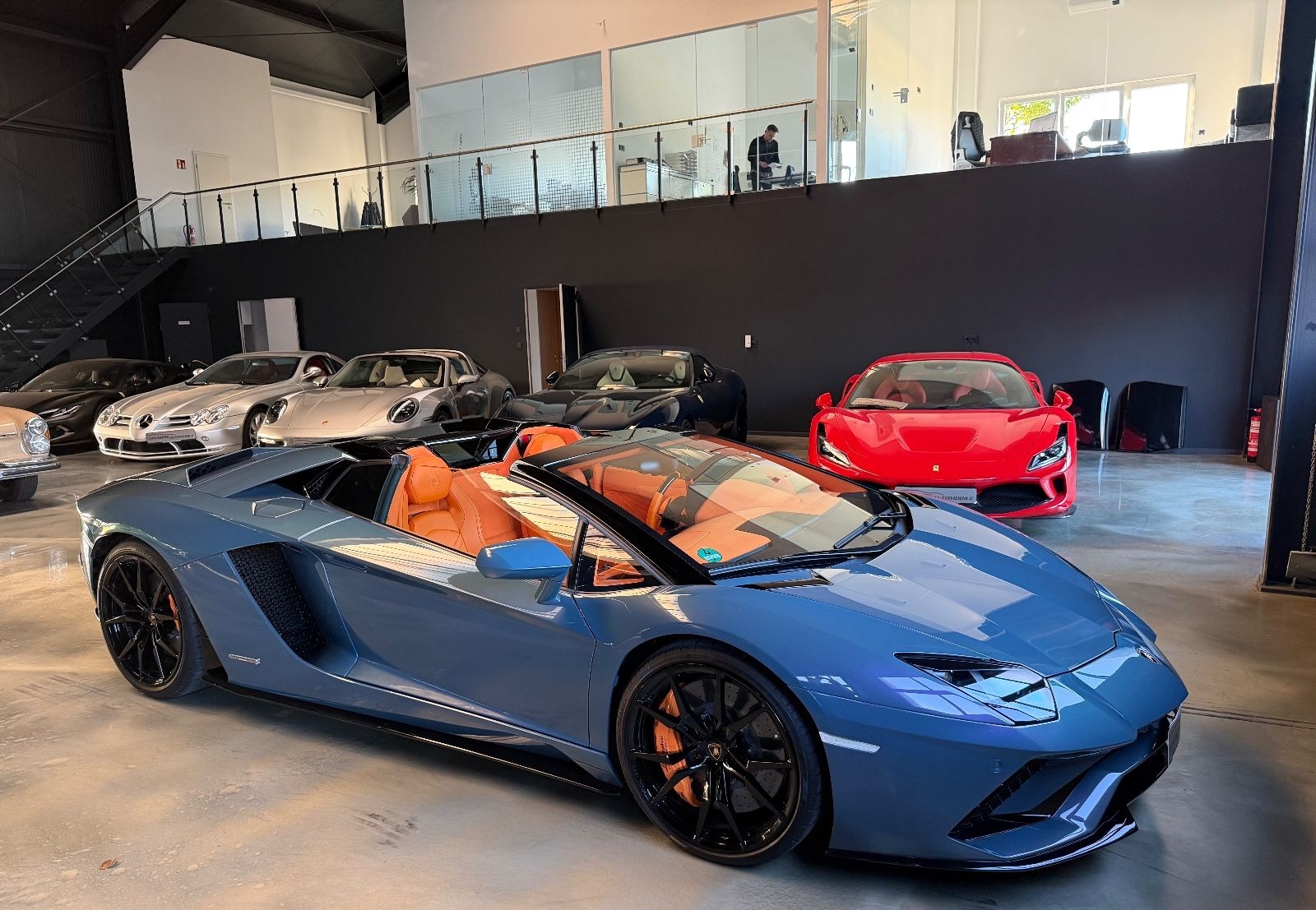 Lamborghini Aventador S Roadster SPECIAL COLOR/ONE OF ONE foto 2