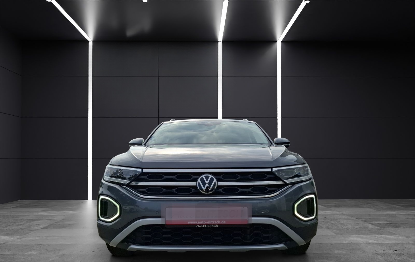 Volkswagen T-Roc TSI Style LED AHK Navi AID ACC RFK SH 18" foto 8