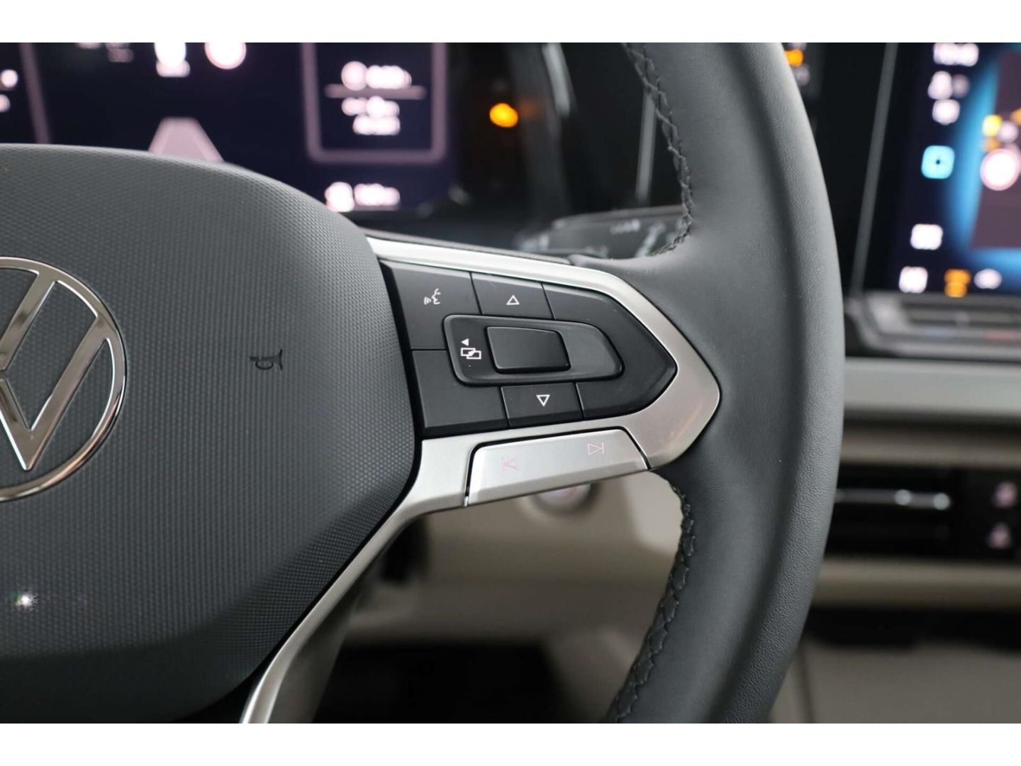 Volkswagen T7 Multivan LÜ 2.0 TDI Life AHK/IQ.Light/SHZ/RFK foto 18