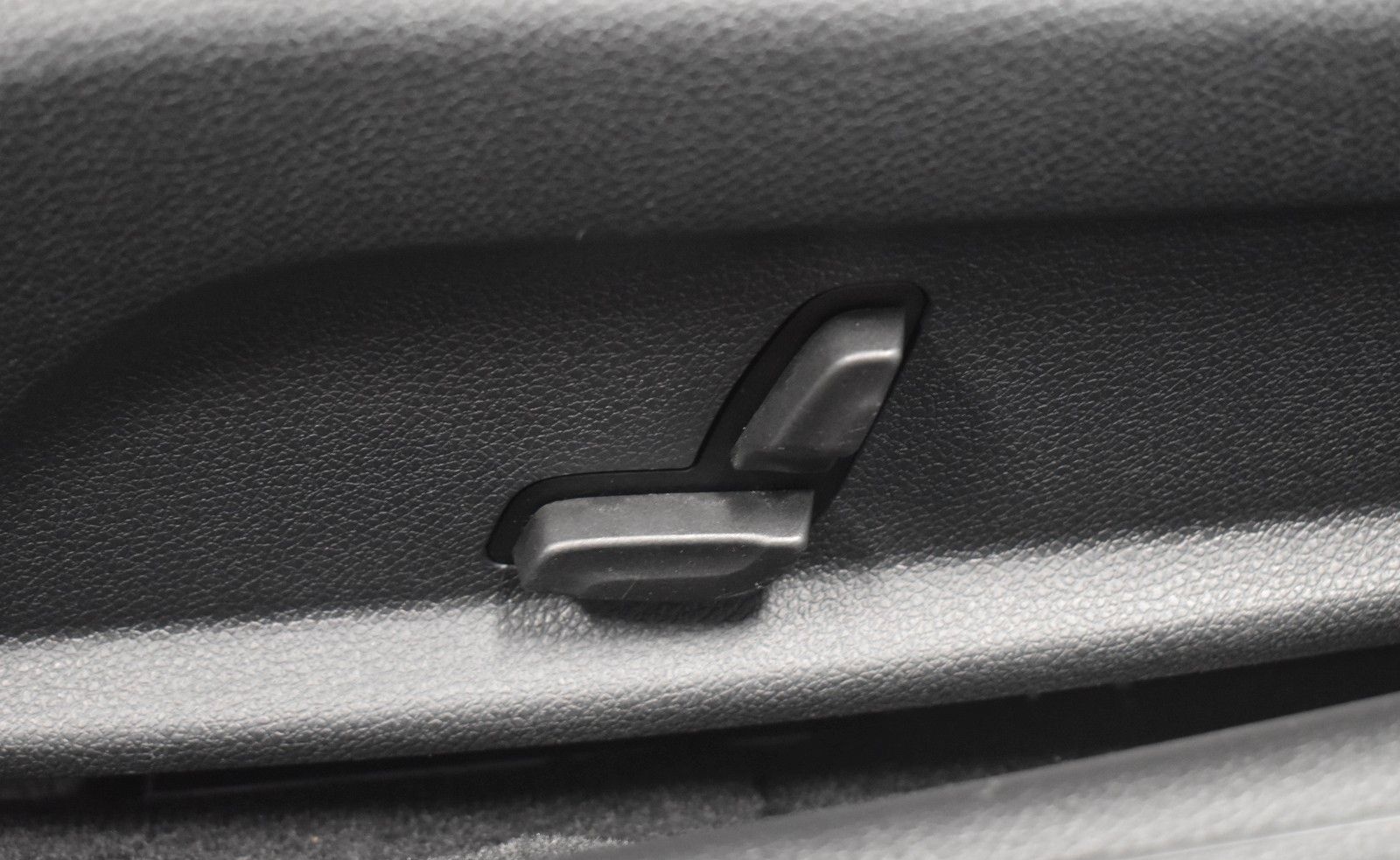 Mercedes-Benz C 300 d Coupé AMG LINE*M-BEAM*PANO*360°*CARPLAY foto 20