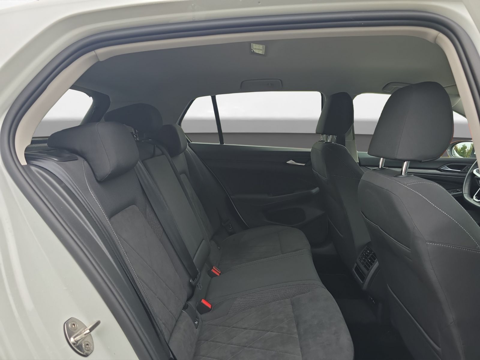 Volkswagen Golf VIII 2.0 TSI Style foto 15