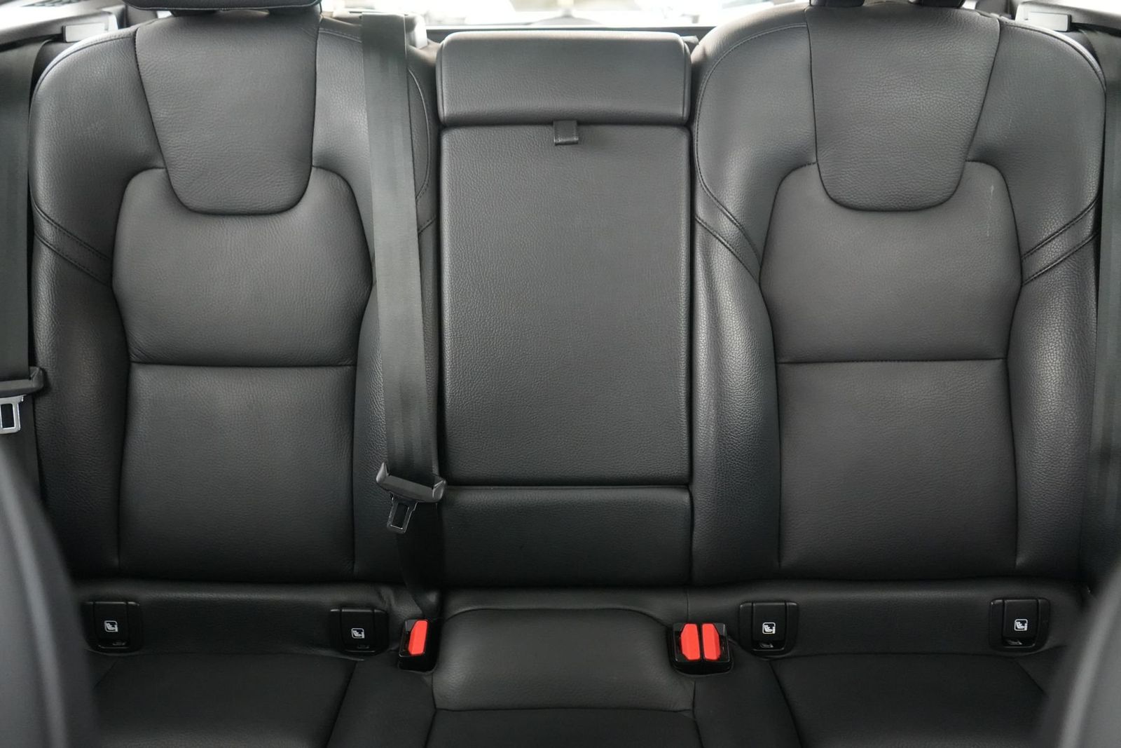 Volvo XC60 B4 Ultimate|LED|SHZG|PANO|HUD|PDC+CAM|H&K foto 15