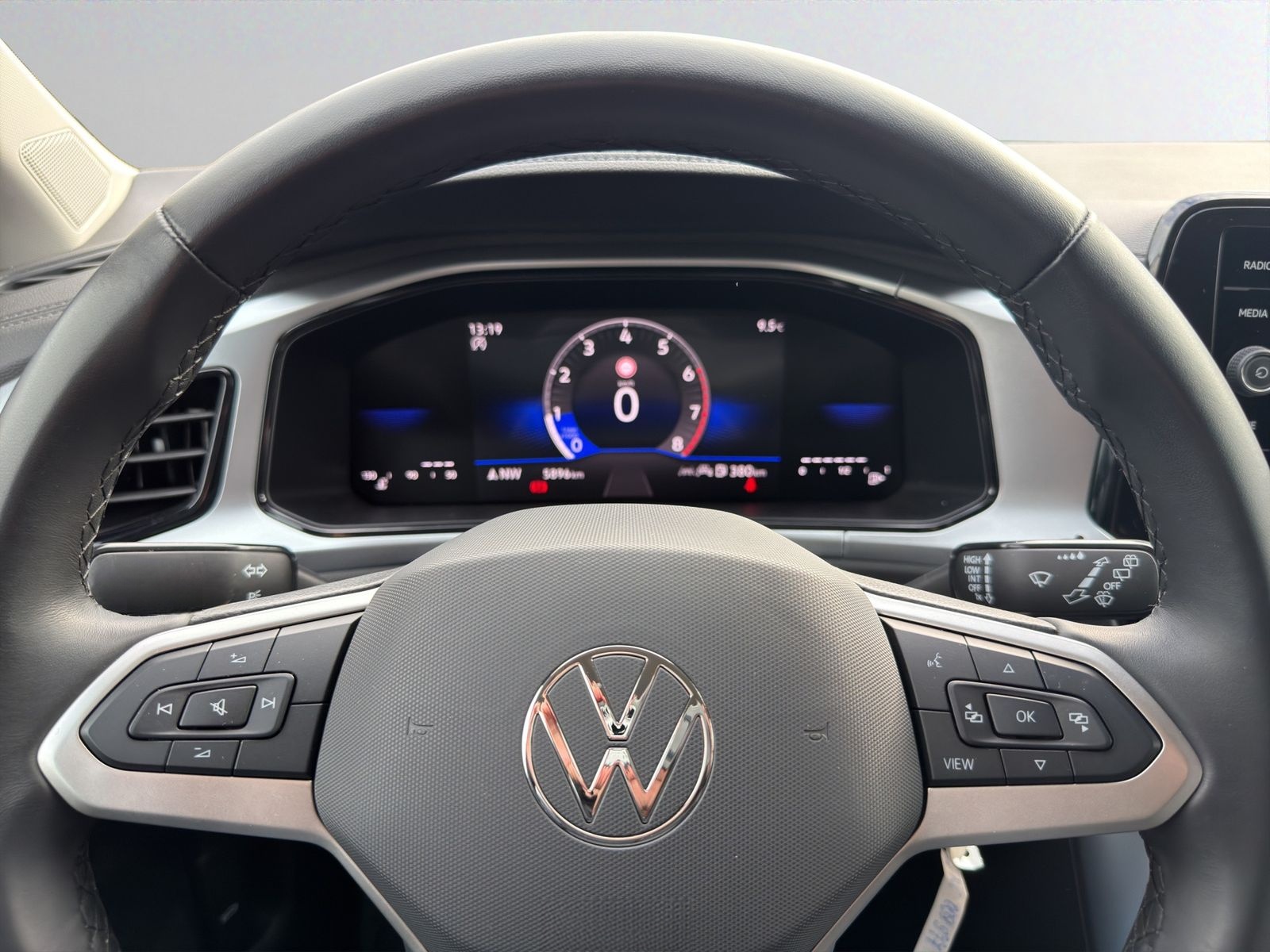 Volkswagen T-Roc 1.0 TSI Life Navi APP LED VC LM16 SHZ MFL foto 13