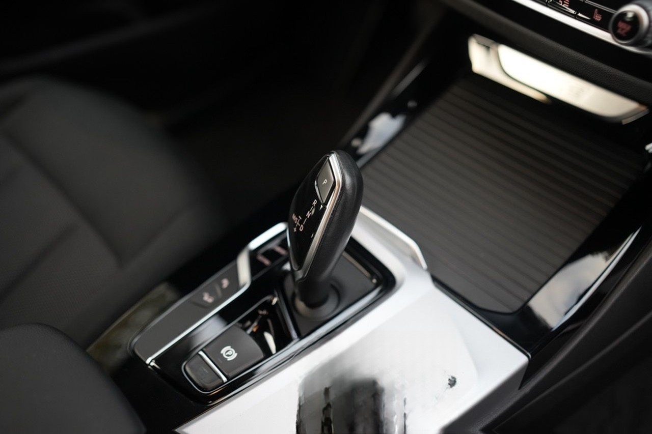 BMW X3 xDrive 20 i Advantage *LIVECOCKPIT*APPLE*DAB* foto 17