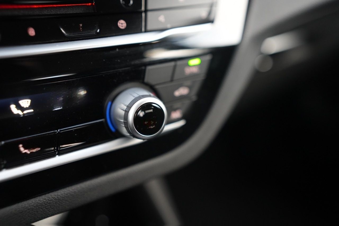 BMW X3 xDrive 20 i Advantage *LIVECOCKPIT*APPLE*DAB* foto 36