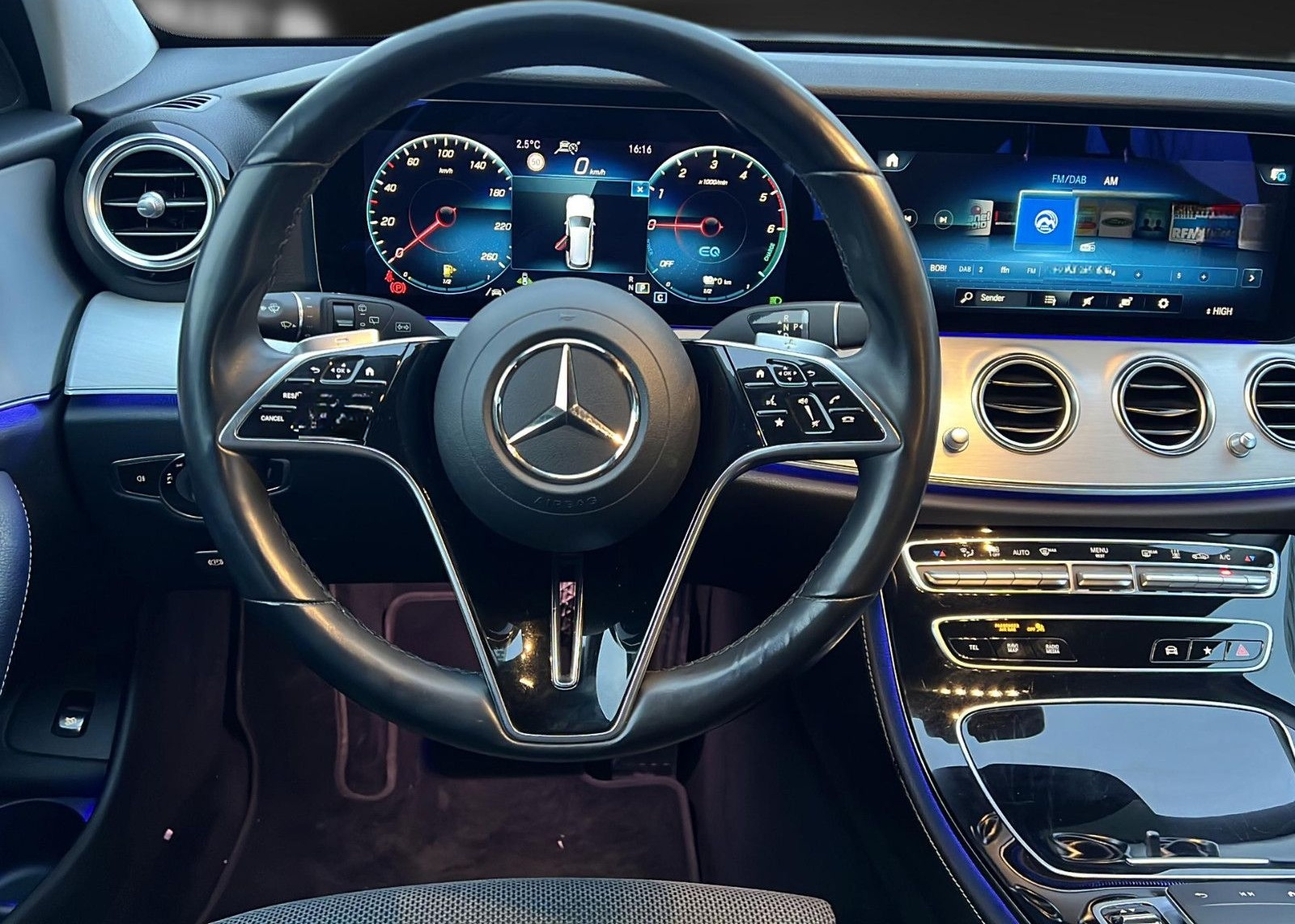 Mercedes-Benz E 300 de ALLRAD AHK*Distro*Mubeam*Leder*Navi*360 foto 18