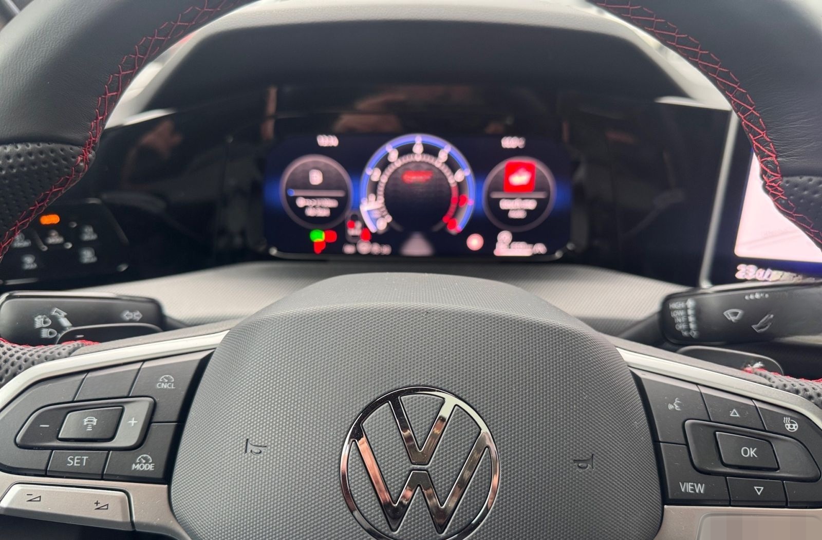 Volkswagen Golf VIII 2.0 TSI DSG GTI Navi IQ.Light DAB+ Fro foto 9