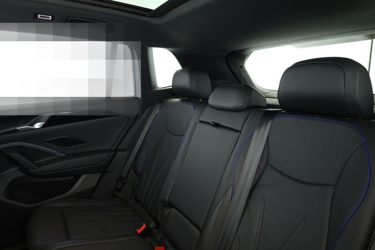 Volkswagen Tiguan 2.0 TSI DSG 4M R-Line IQ Pano Nav Key 360 foto 16