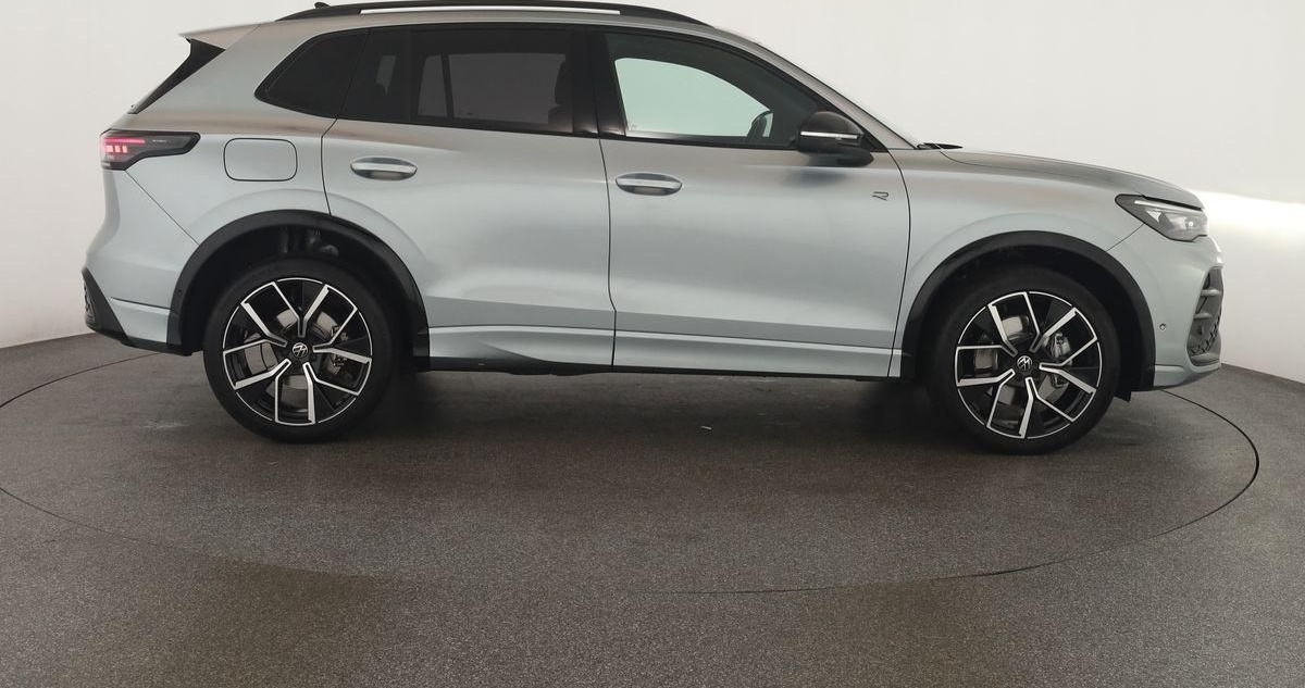 Volkswagen Tiguan 2.0 TSI DSG 4M R-Line IQ Pano Nav Key 360 foto 4