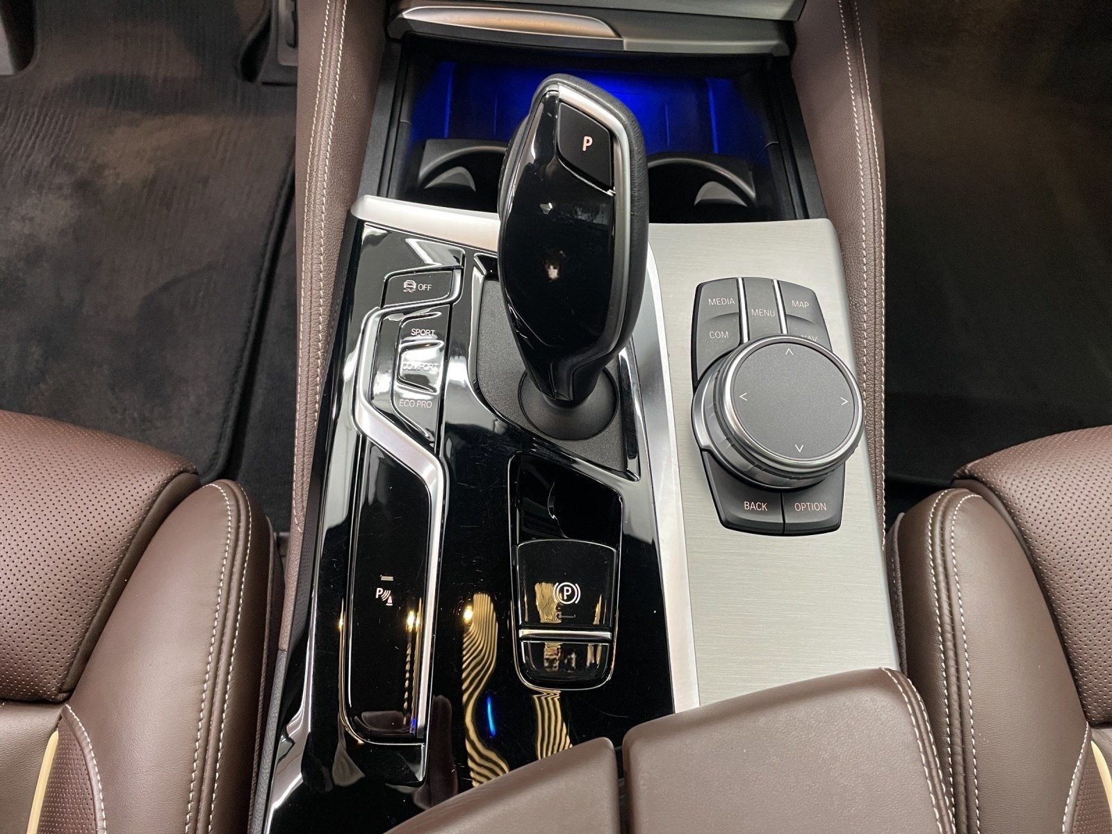 BMW 540d xDrive A,M Sportpaket,AHK,Panoramadach,etc. foto 17