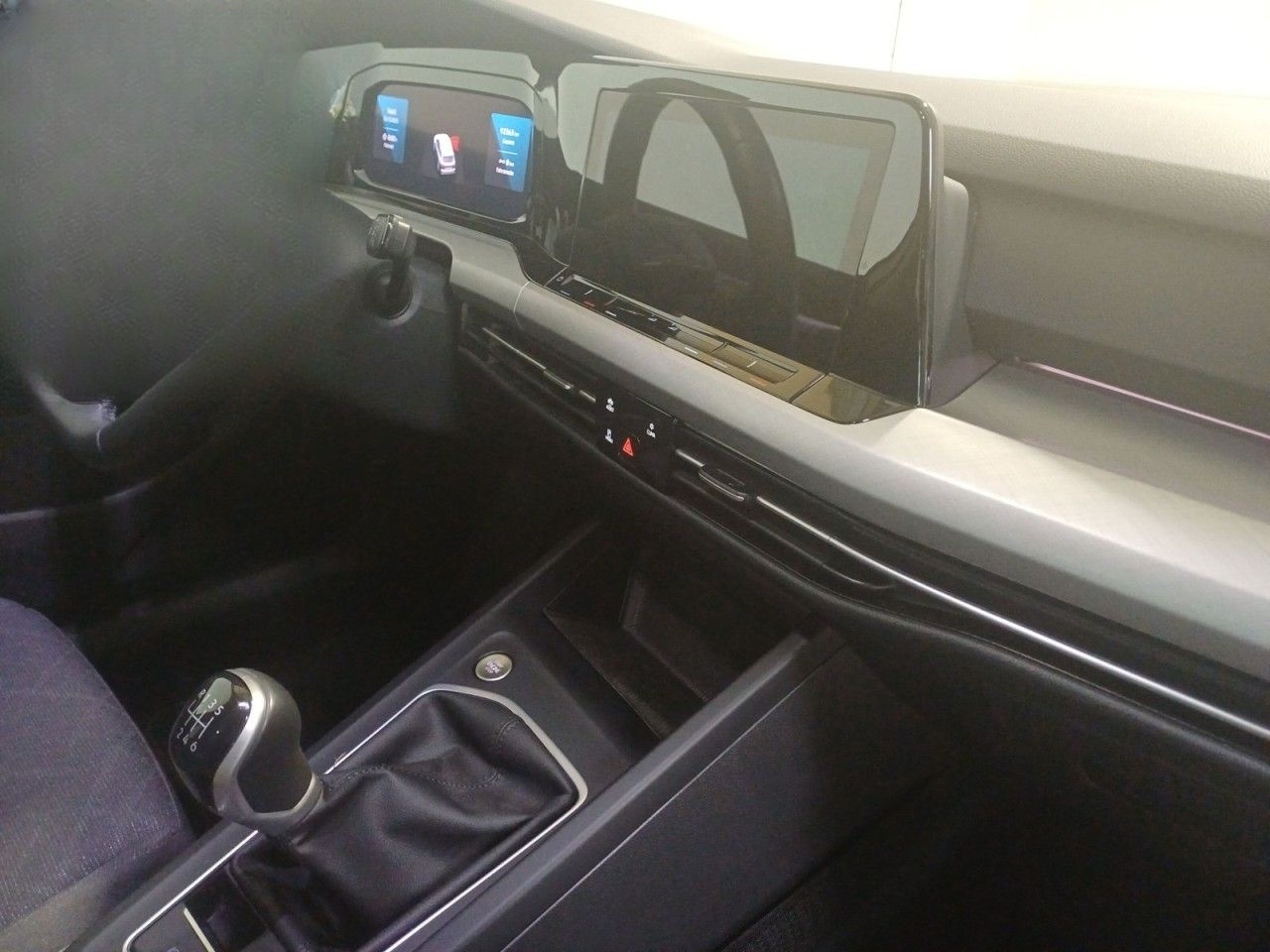 Volkswagen Golf VIII Variant 1.5 TSI Life OPF+SHZ+USB+DAB+ foto 14