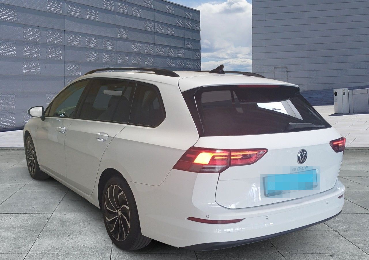 Volkswagen Golf VIII Variant 1.5 TSI Life OPF+SHZ+USB+DAB+ foto 3