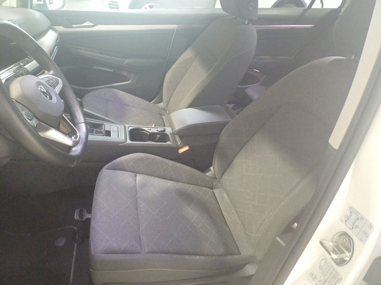 Volkswagen Golf VIII Variant 1.5 TSI Life OPF+SHZ+USB+DAB+ foto 5