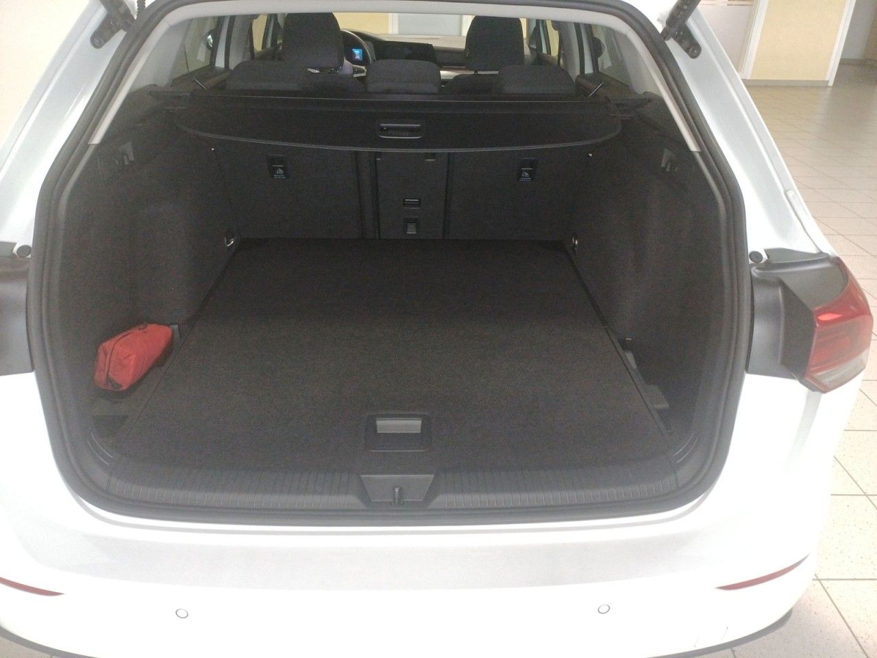 Volkswagen Golf VIII Variant 1.5 TSI Life OPF+SHZ+USB+DAB+ foto 7